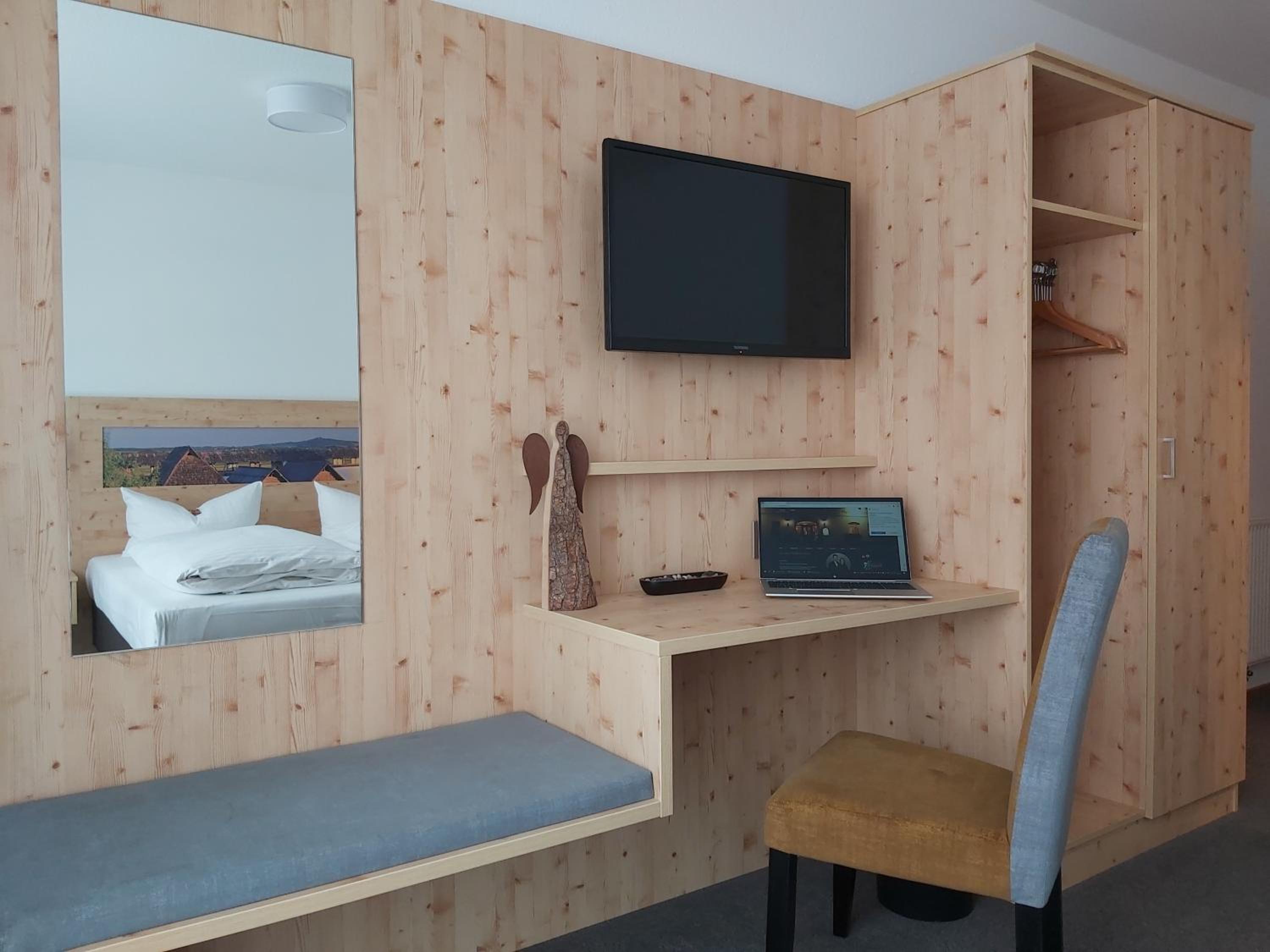Deluxe Double Room photo 3