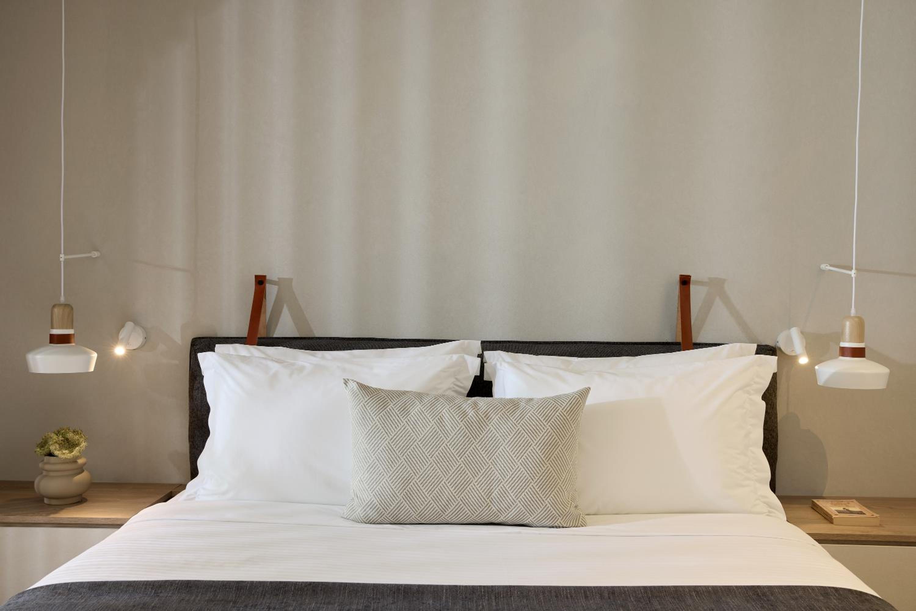 Deluxe Room - Photo 1