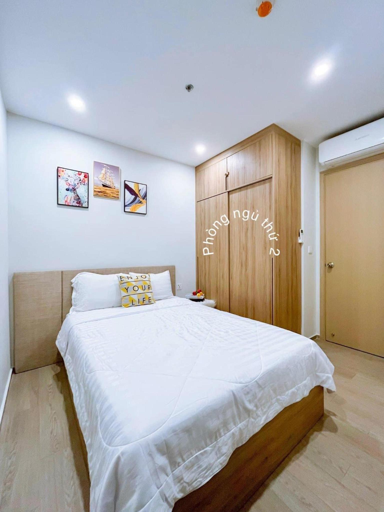 Three-Bedroom Apartment with Sea View - Photo 29