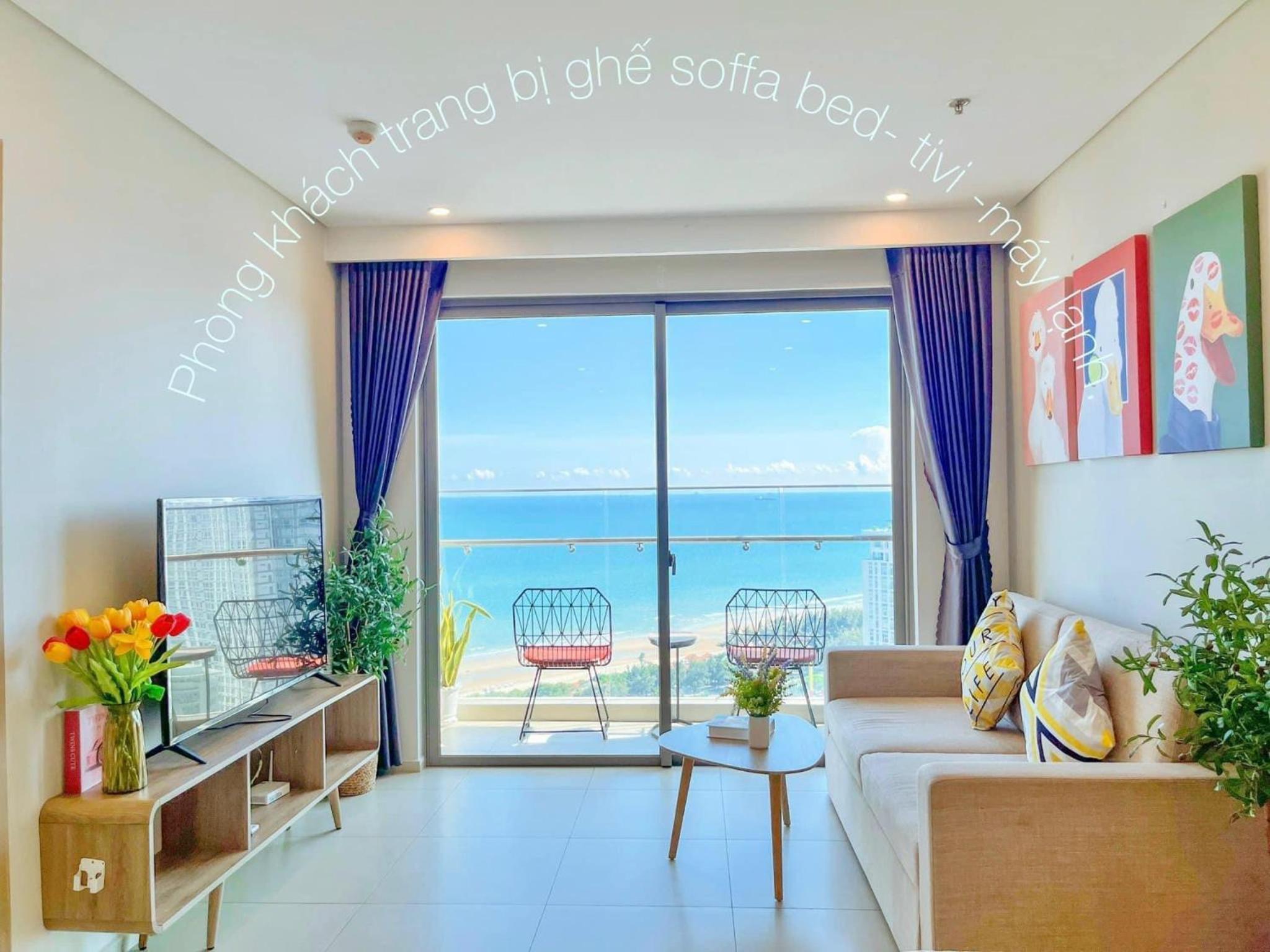 Three-Bedroom Apartment with Sea View - Photo 7