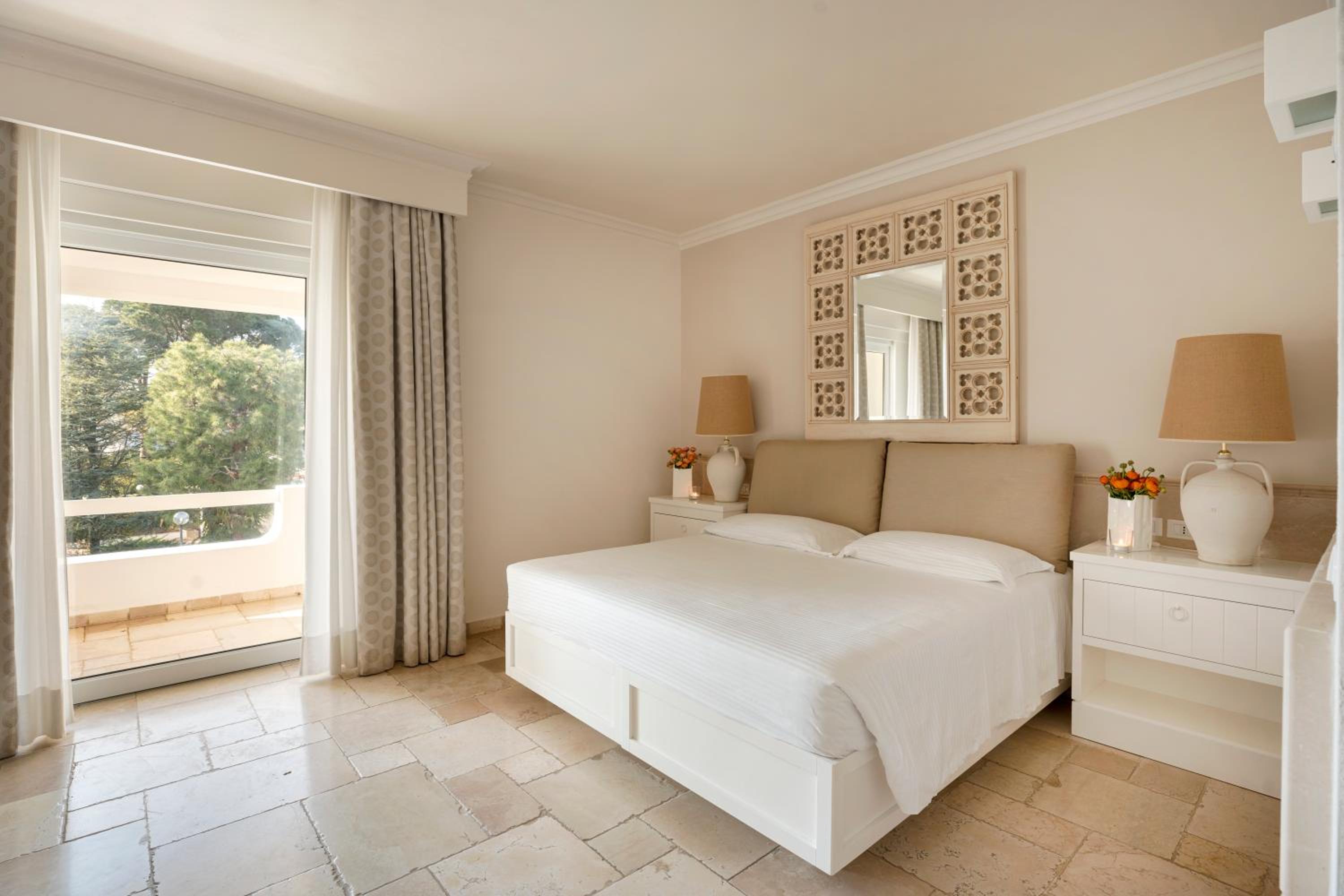 Deluxe Double Room - Photo 1