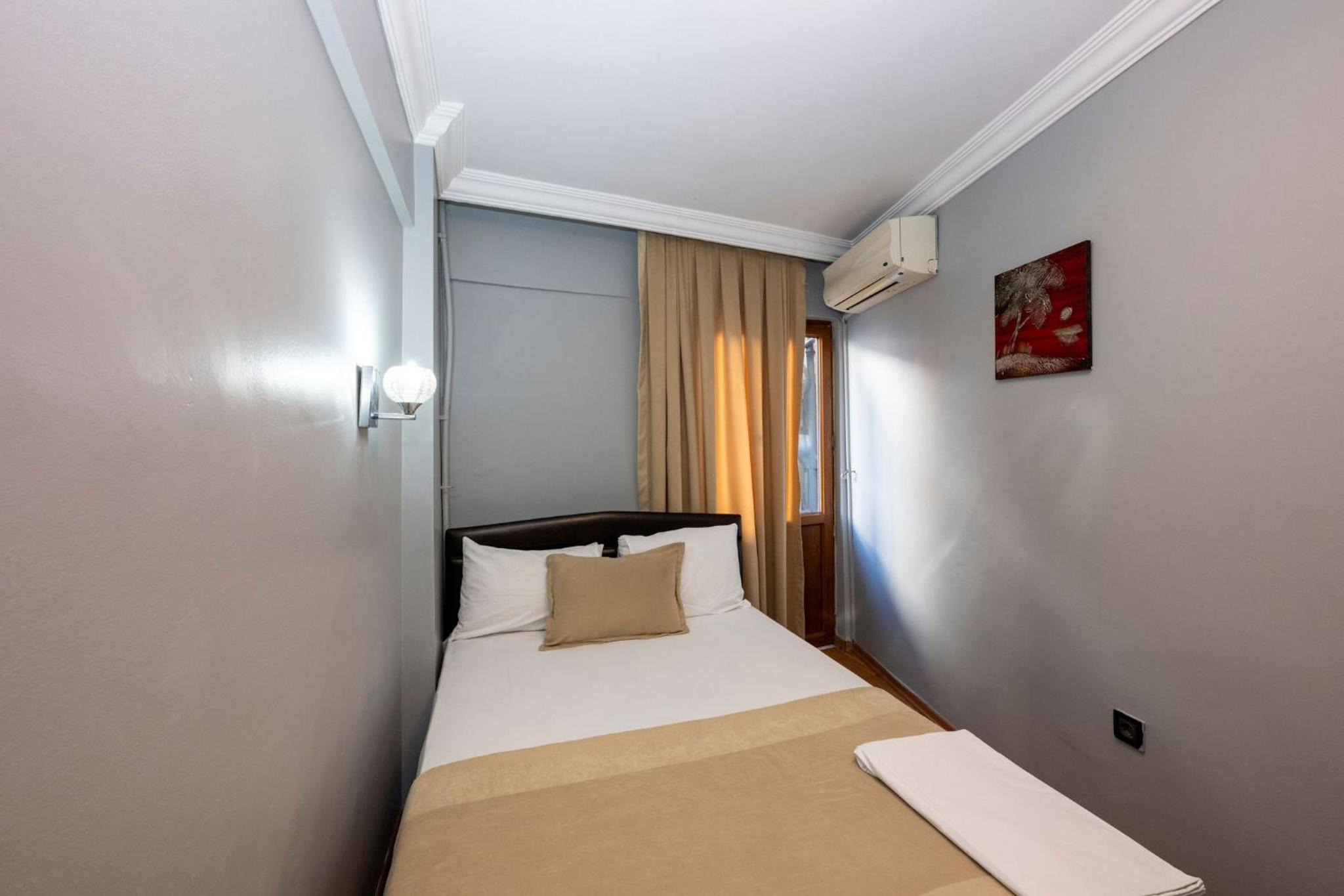 Economy Double Room photo 3