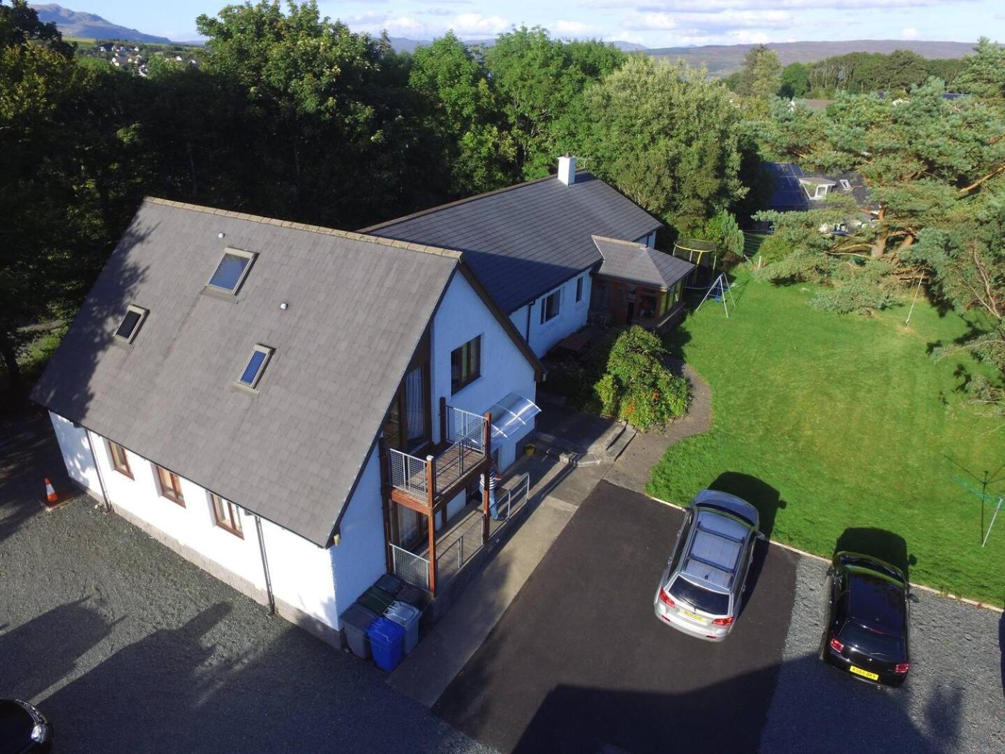 Four-Bedroom House photo 2