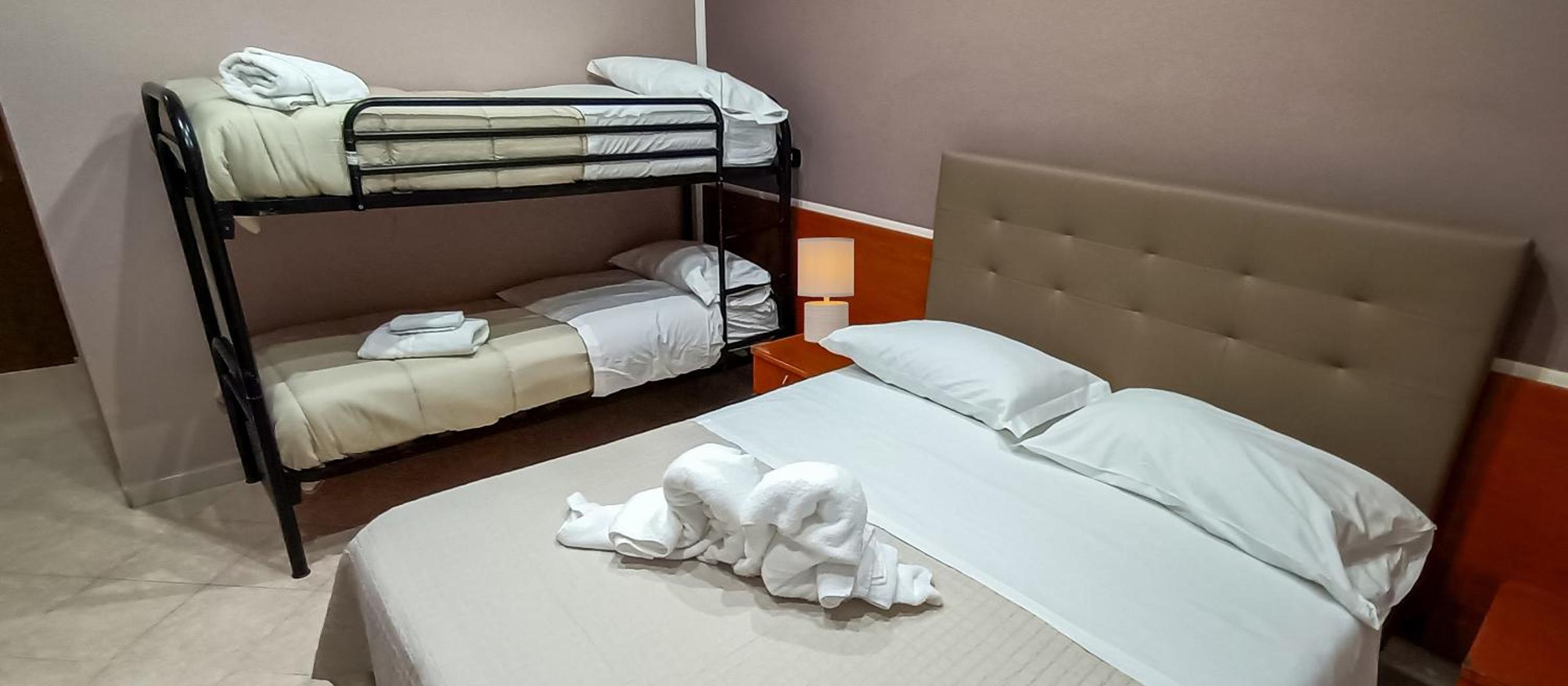 Quadruple Room with Private Bathroom photo 3