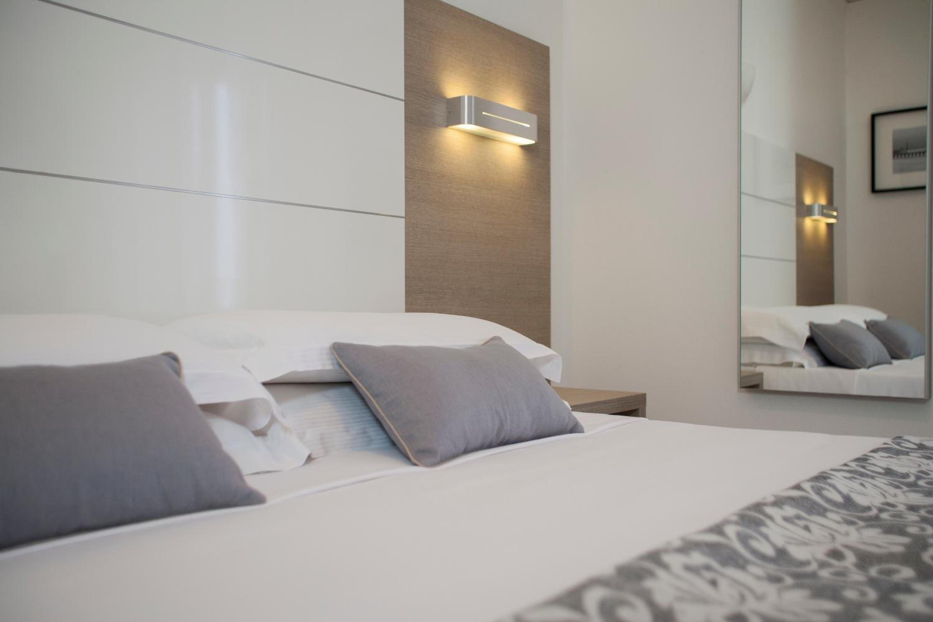 Triple Room with Partial Sea View photo 3