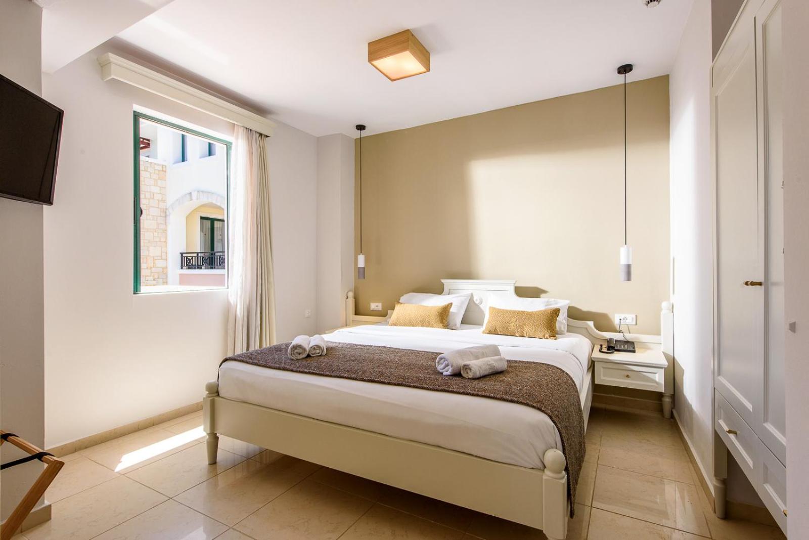 One Bedroom Apartment Inland View - Photo 1