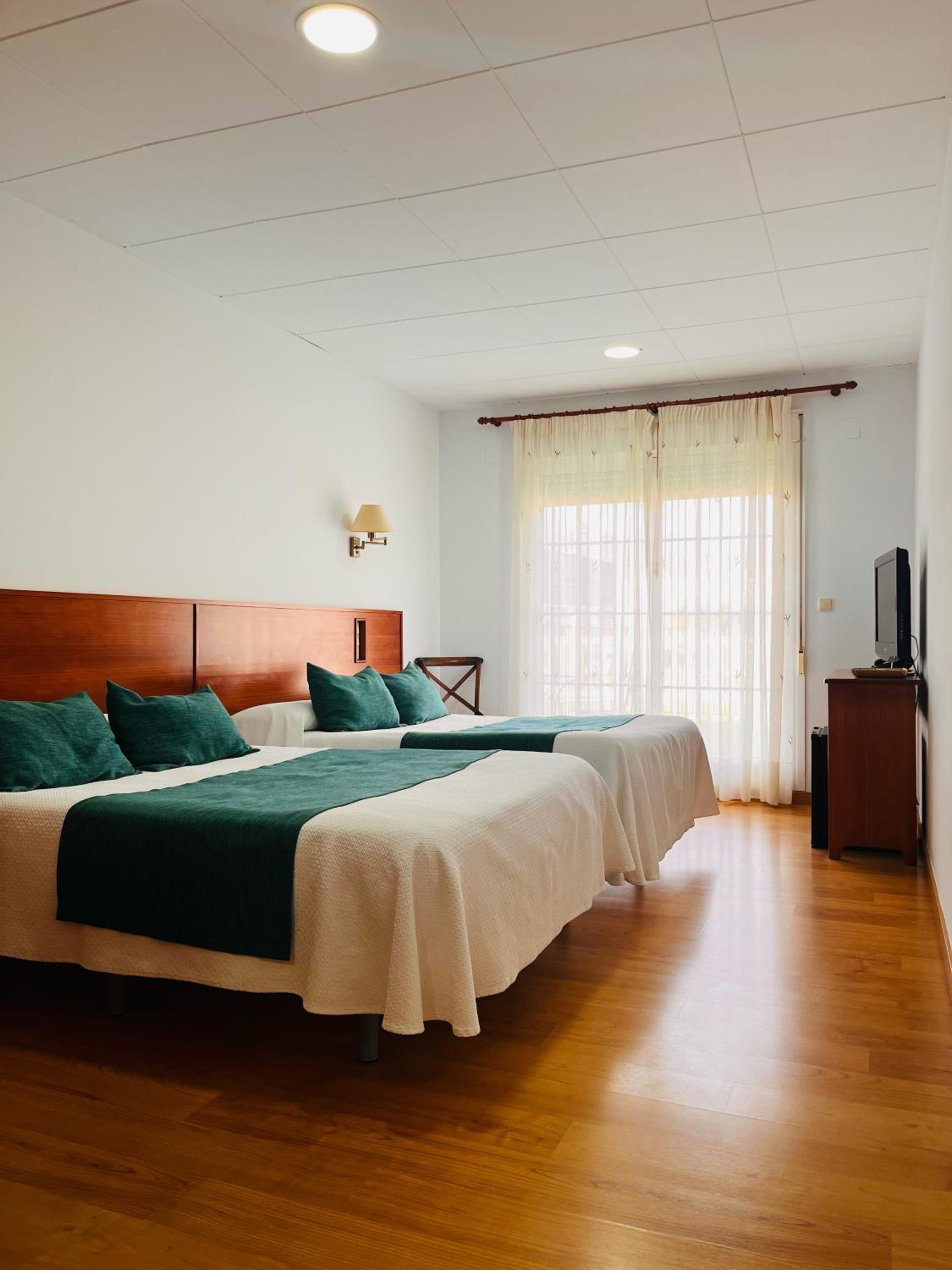 Quadruple Room - Photo 3