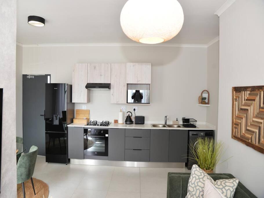 One-Bedroom Apartment photo 2