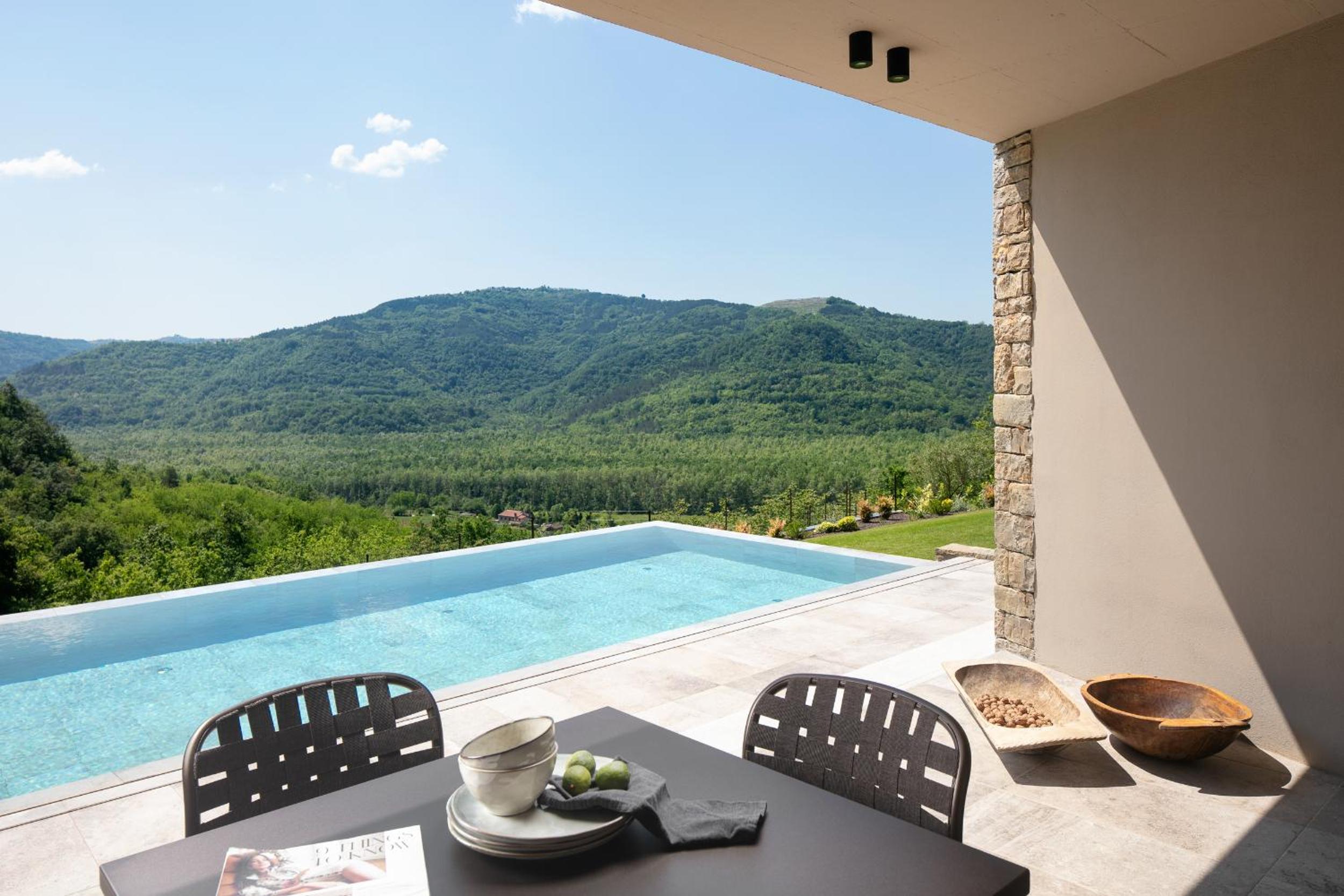 Three-Bedroom Villa photo 3