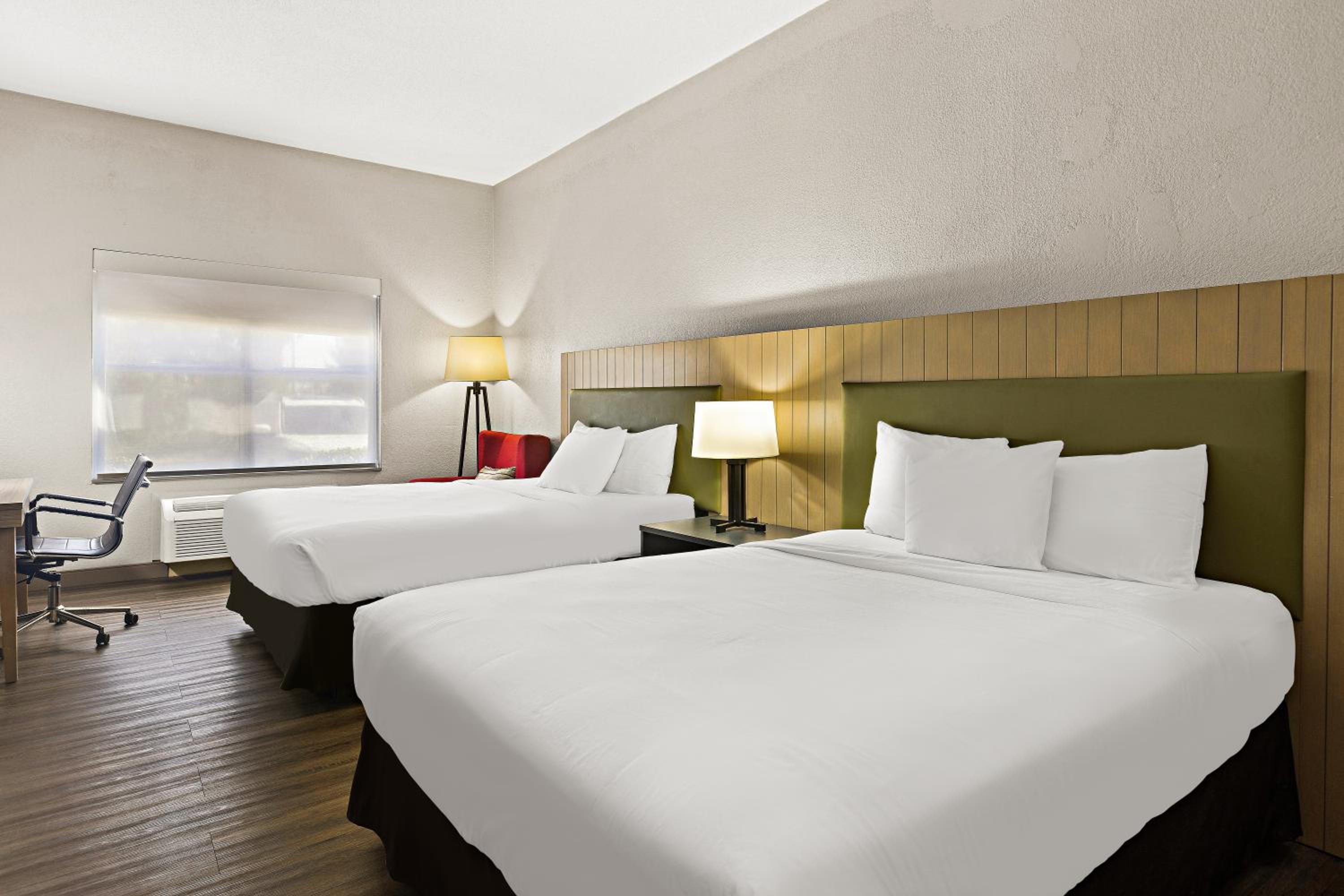 Executive Queen Room - Non-Smoking - Photo 1