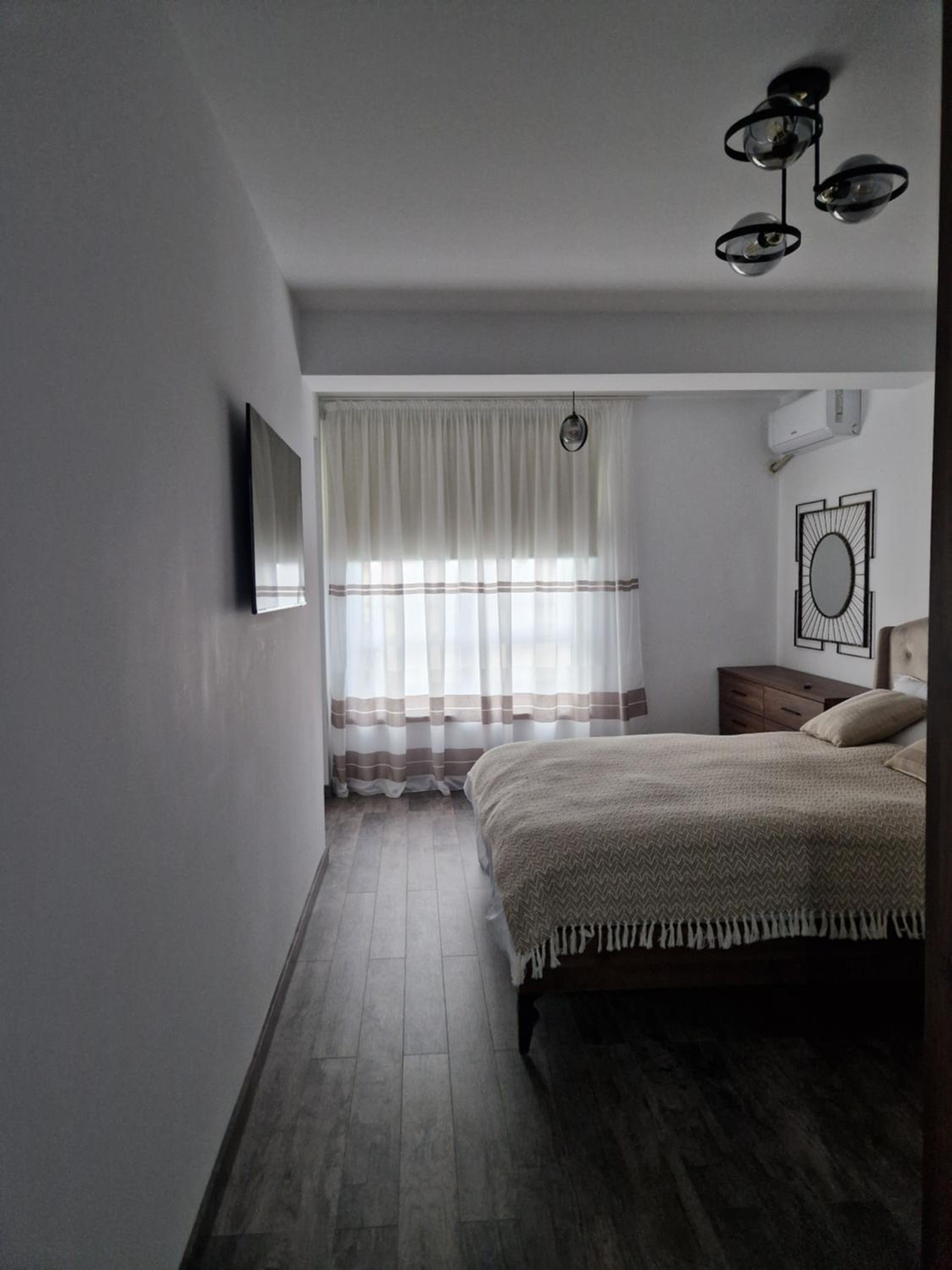 One-Bedroom Apartment photo 3