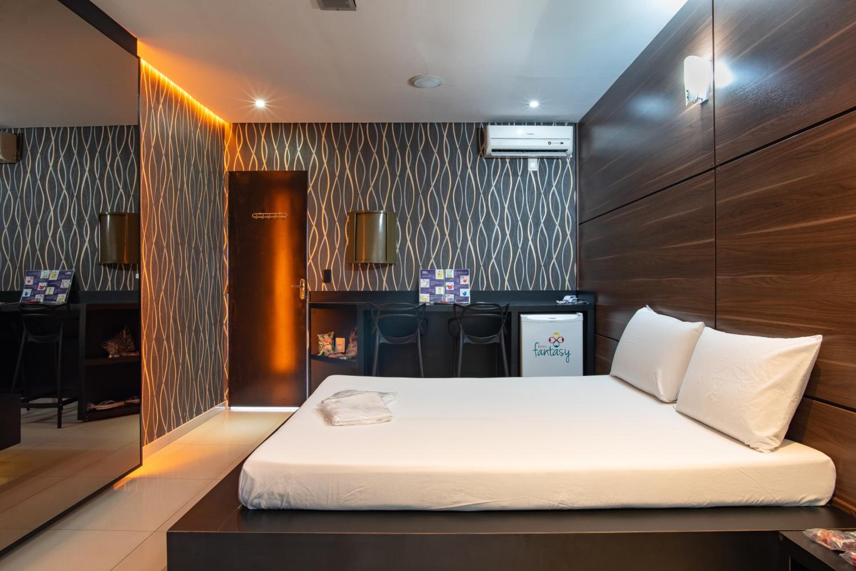 Superior Suite - Photo 17
