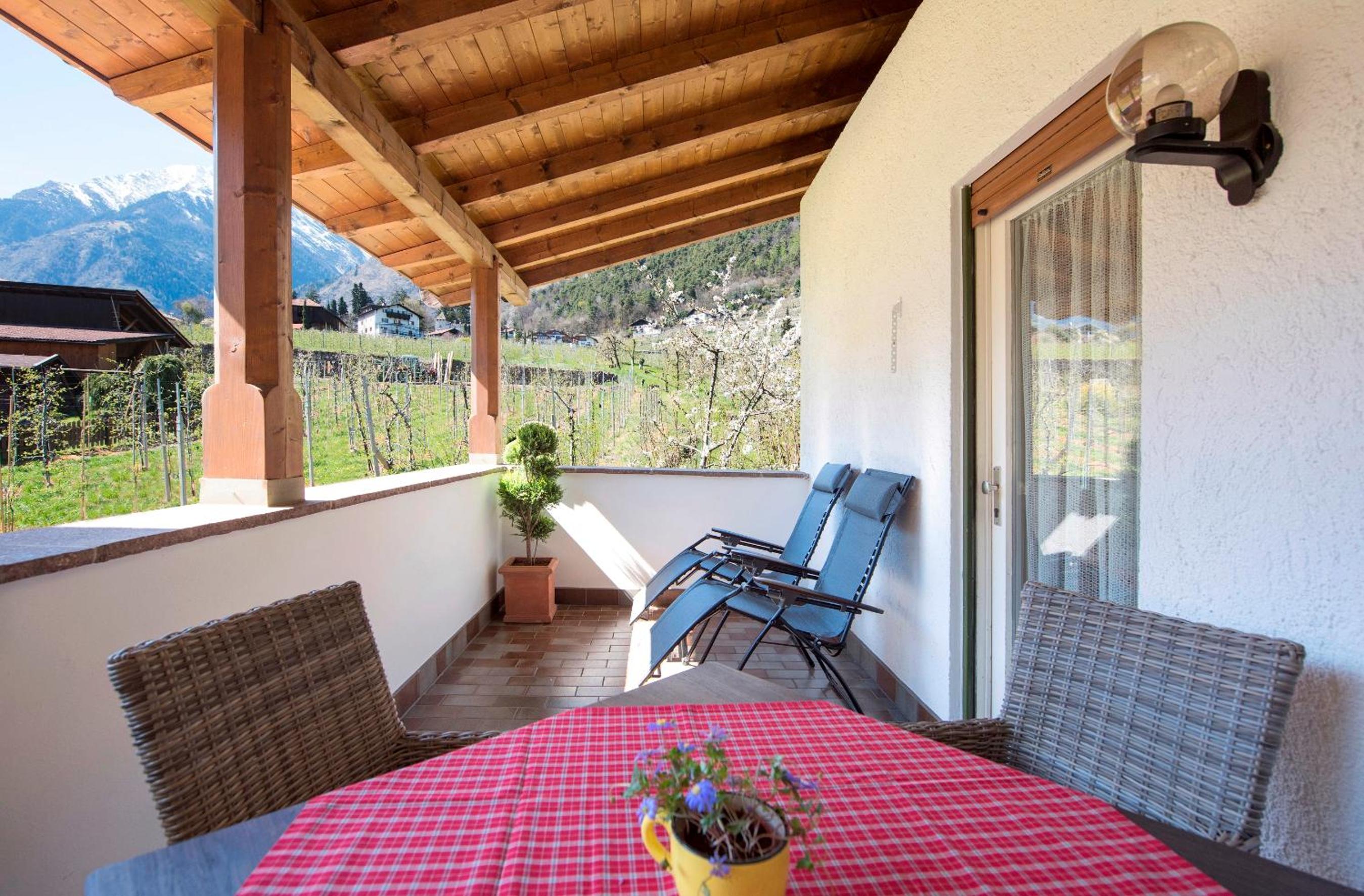 Apartment with Mountain View photo 3