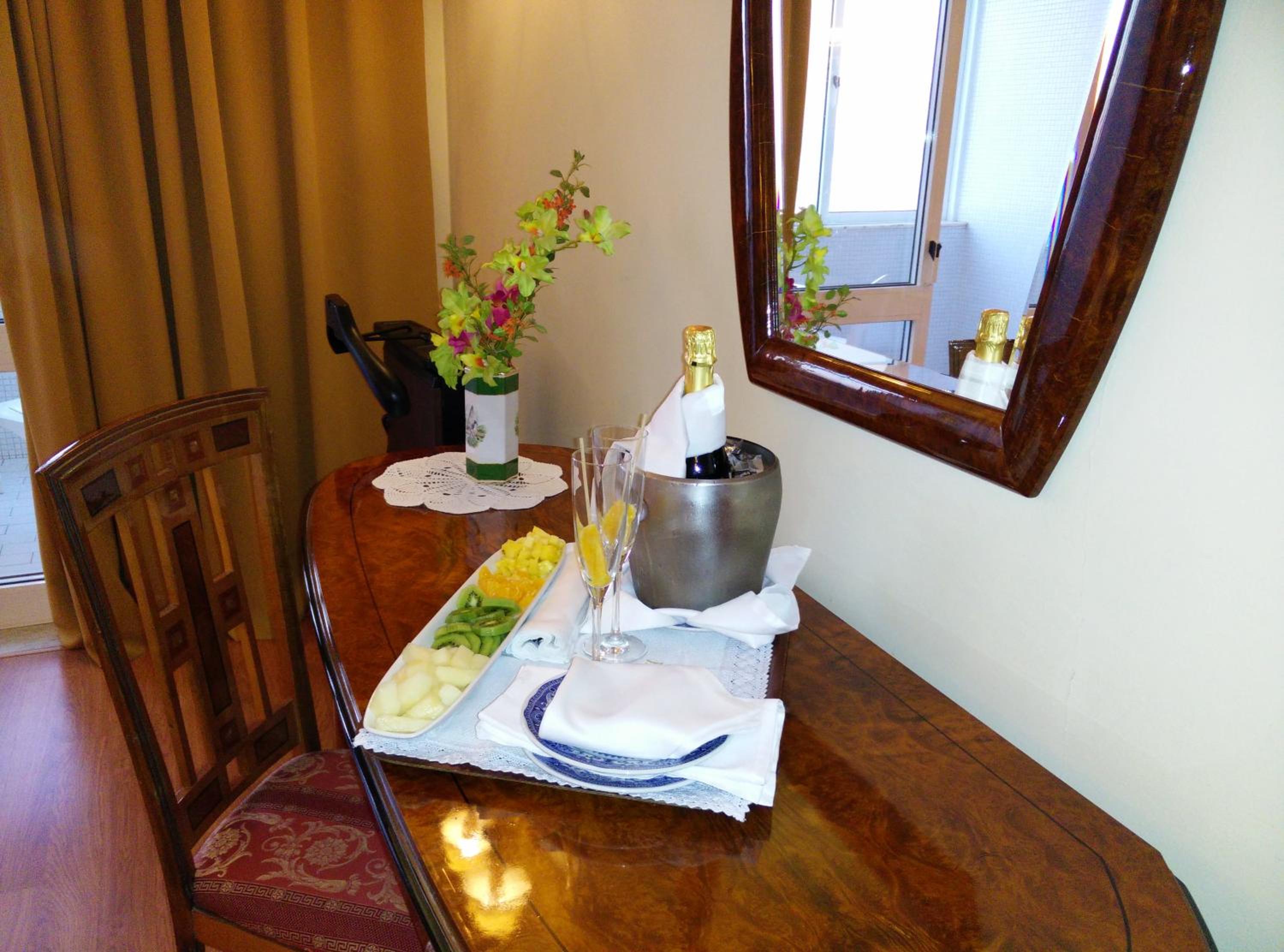 Suite - Photo 4