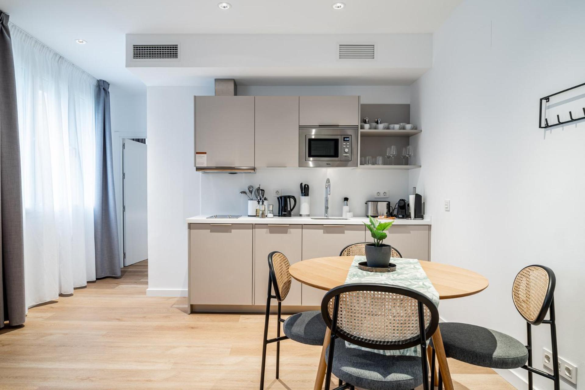 One-Bedroom Apartment - Photo 5