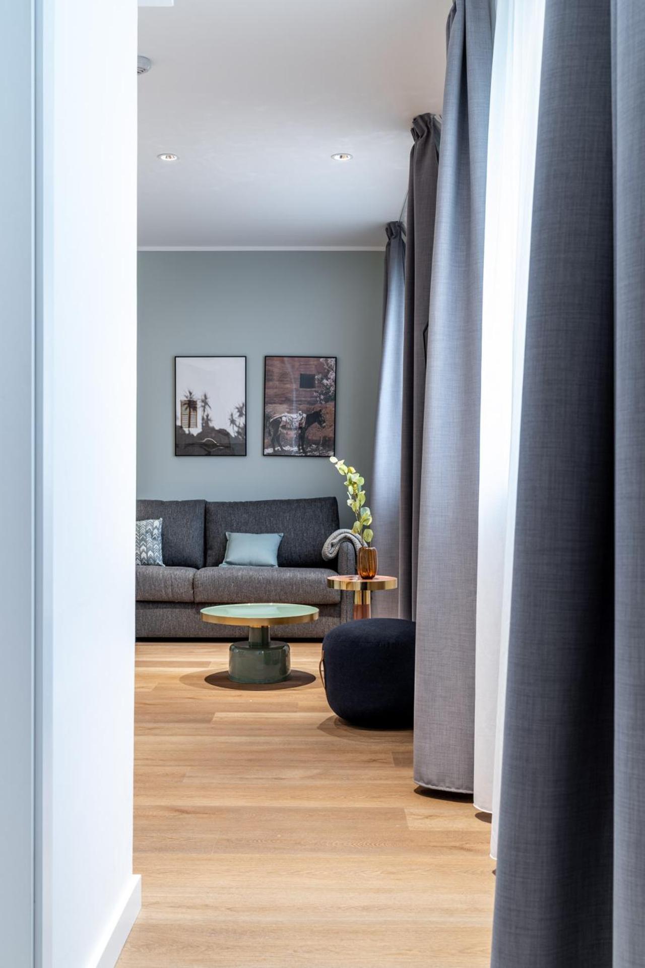 One-Bedroom Apartment - Photo 9