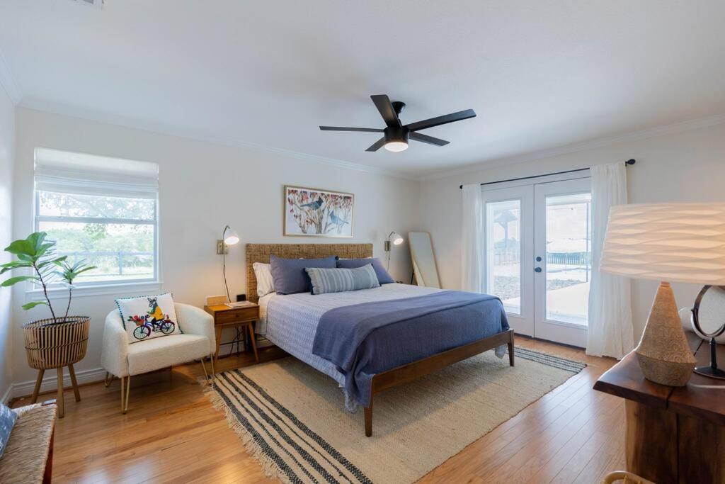 Four-Bedroom House photo 3