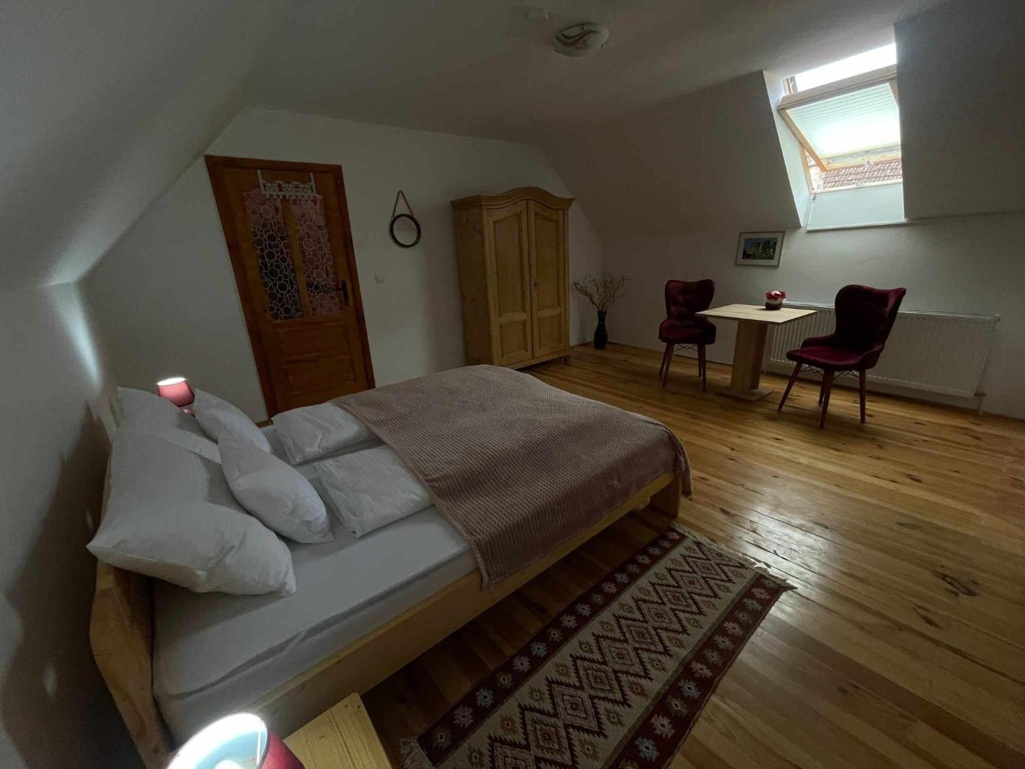 Double Room with Private Bathroom photo 3