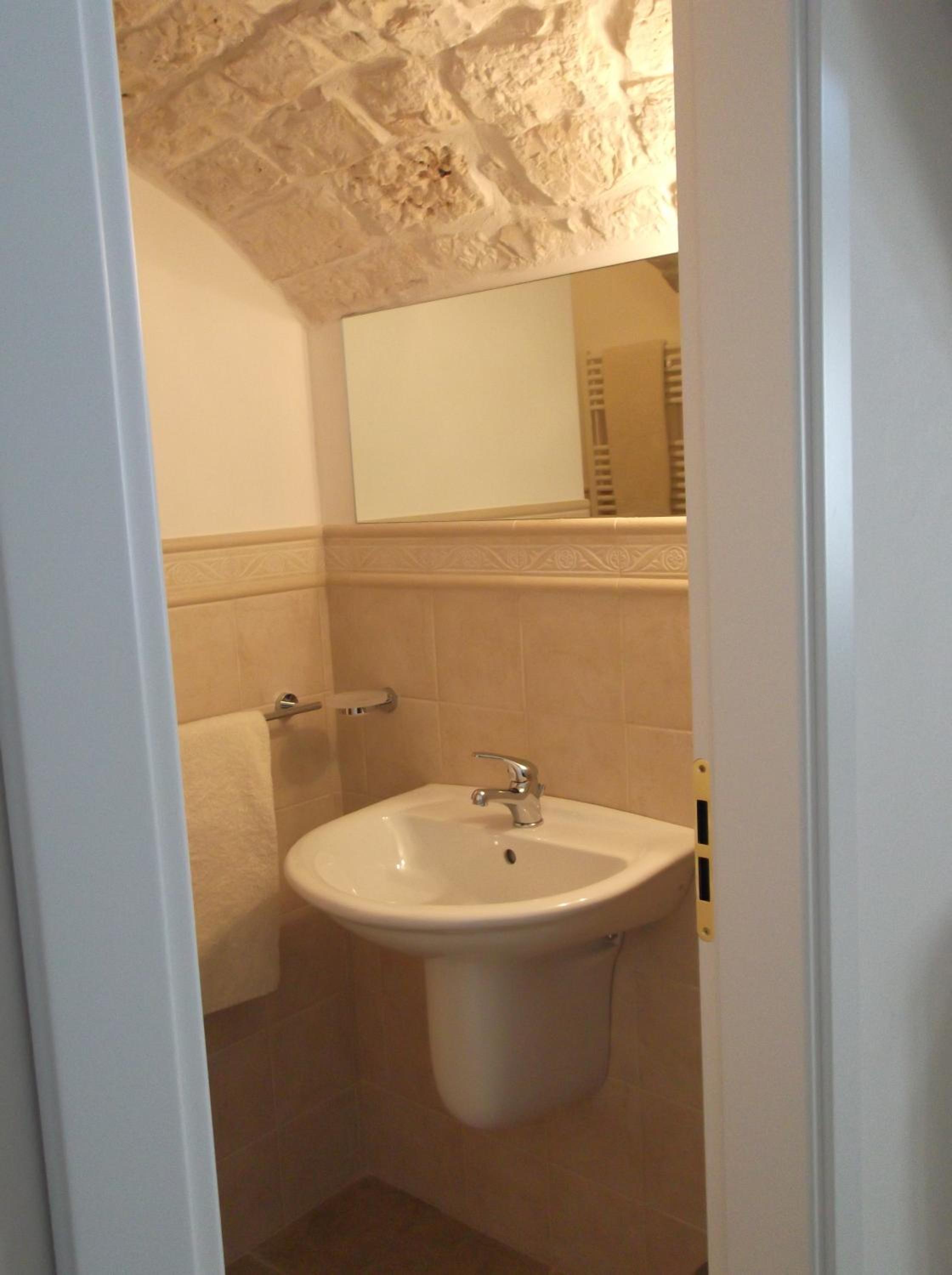 Quadruple Room with Private Bathroom photo 1