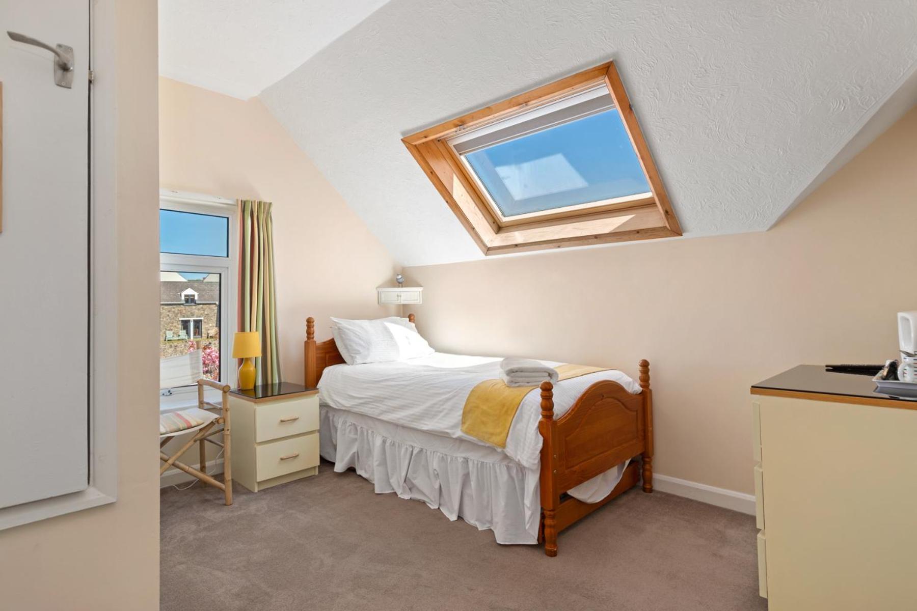 Standard Single Room With Shower