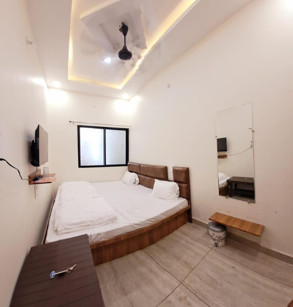 Basic Triple Room photo 1