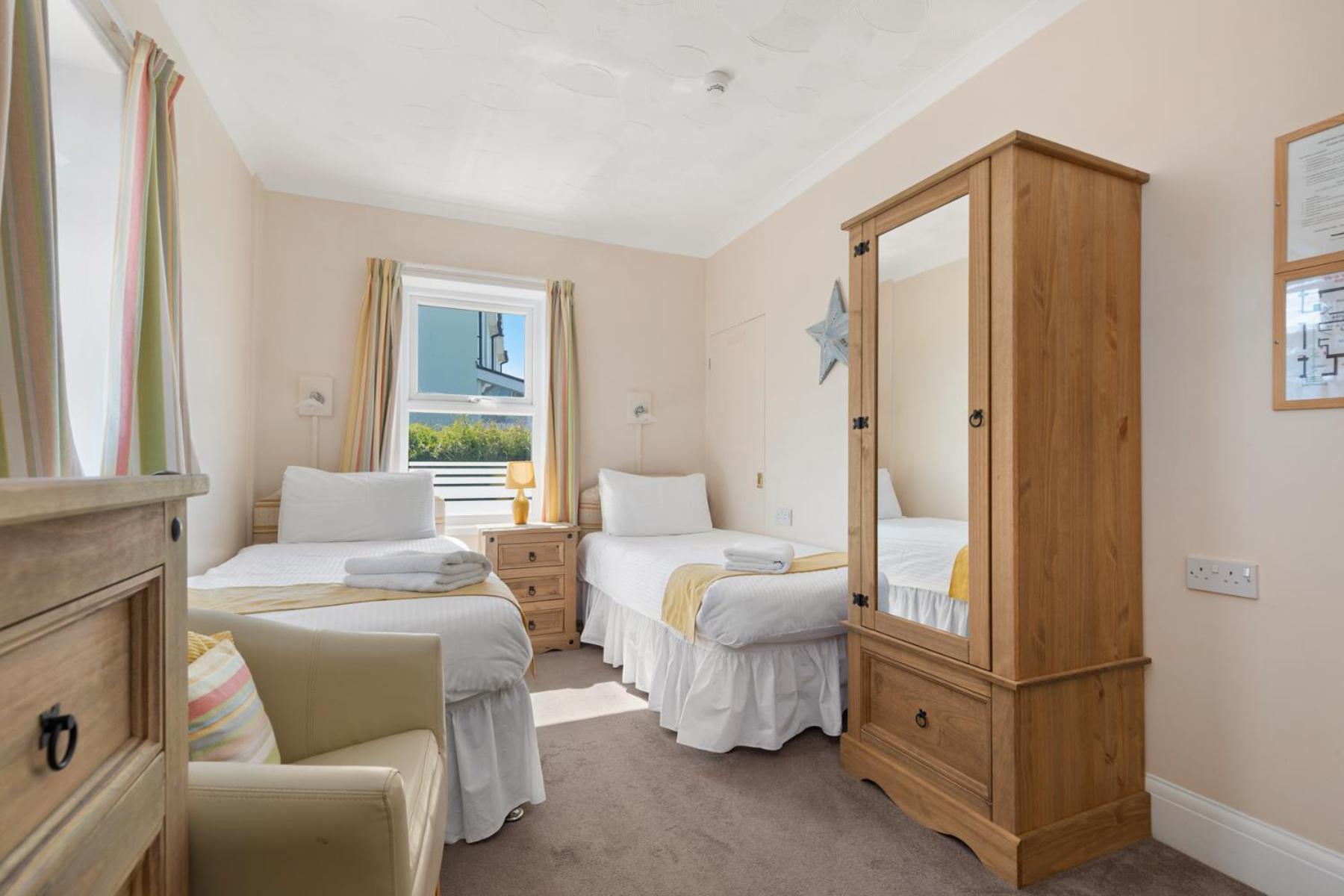 Standard Twin Room