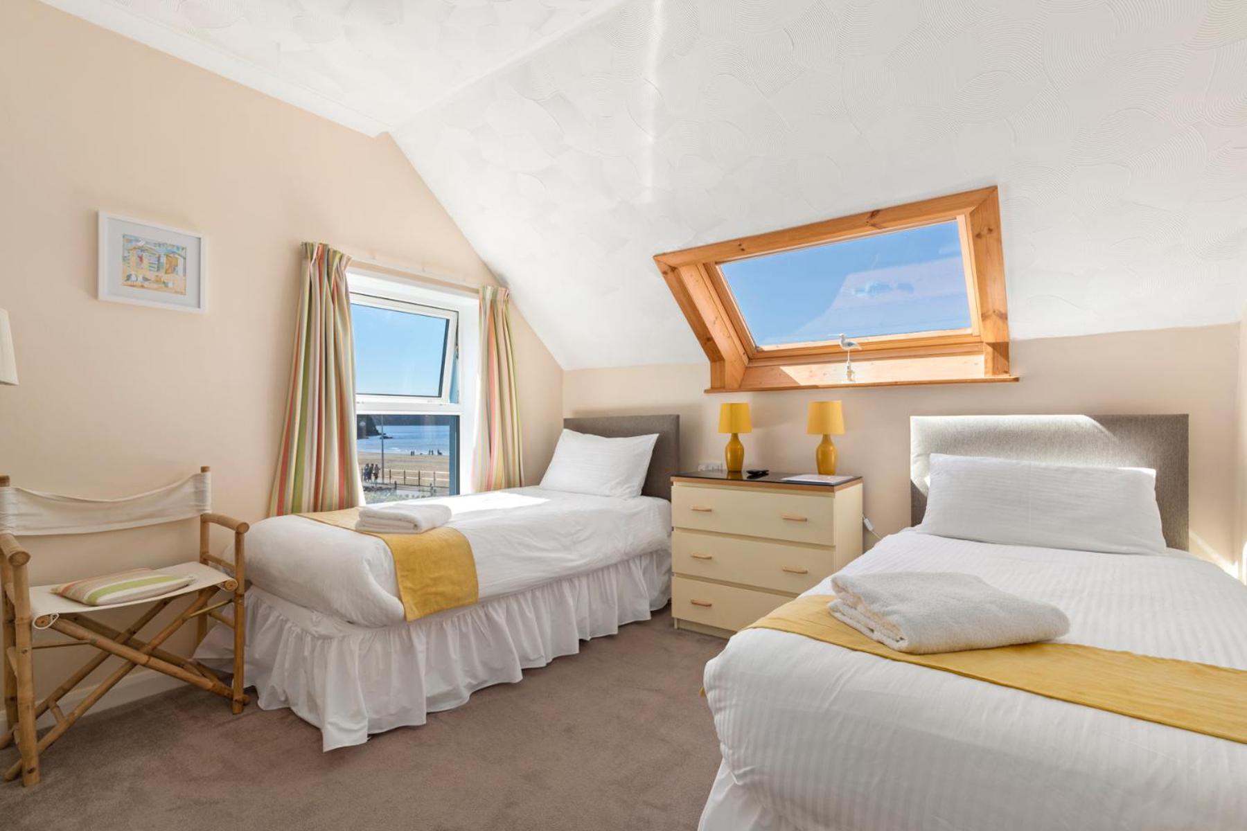 Standard Twin Room With Sea View