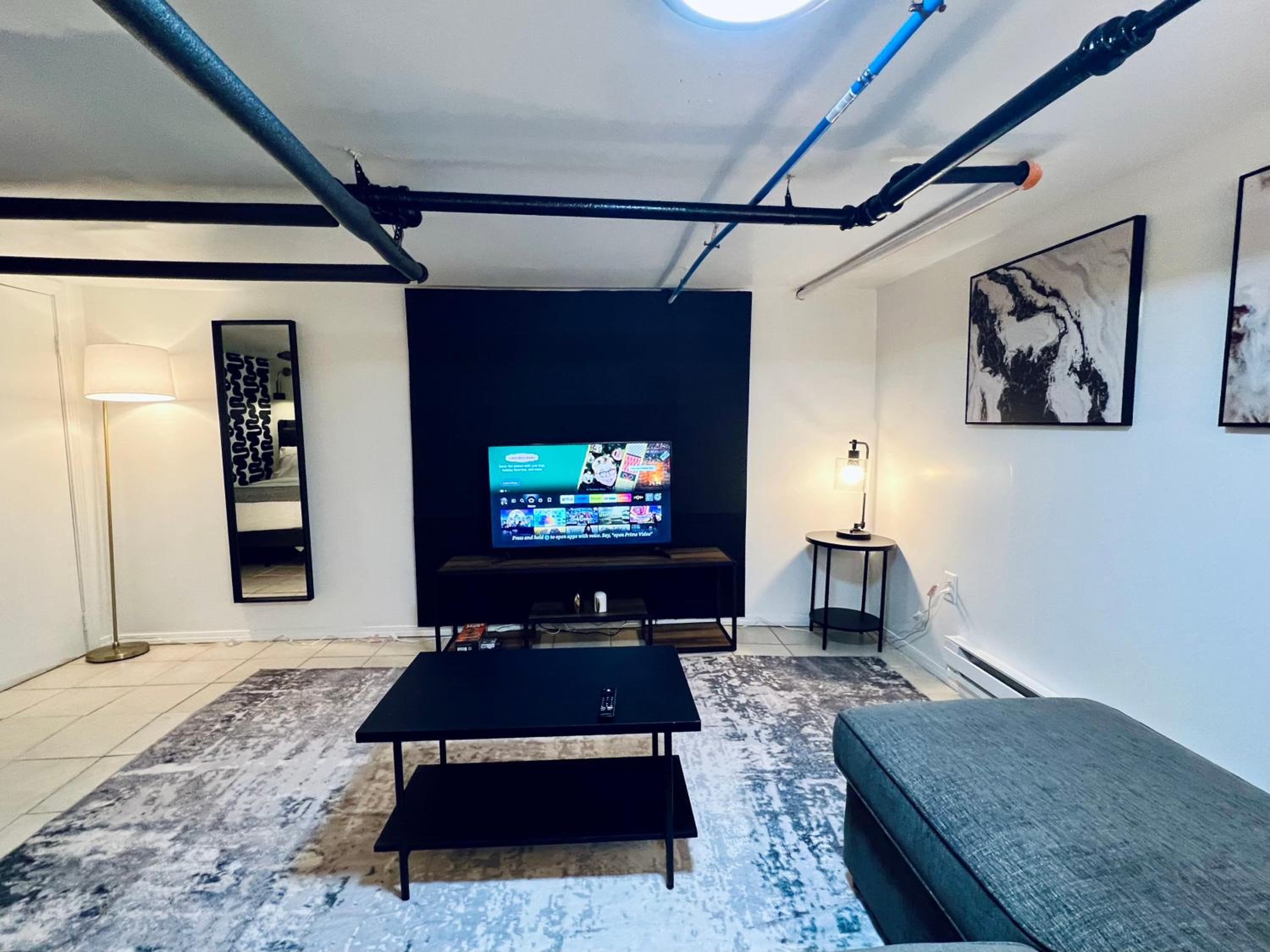 One-Bedroom Apartment photo 2