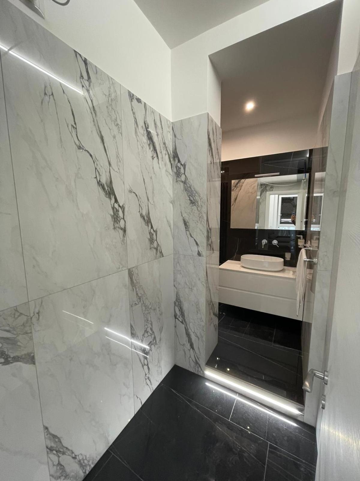 Apartment with Terrace and Two Bathrooms  photo 3