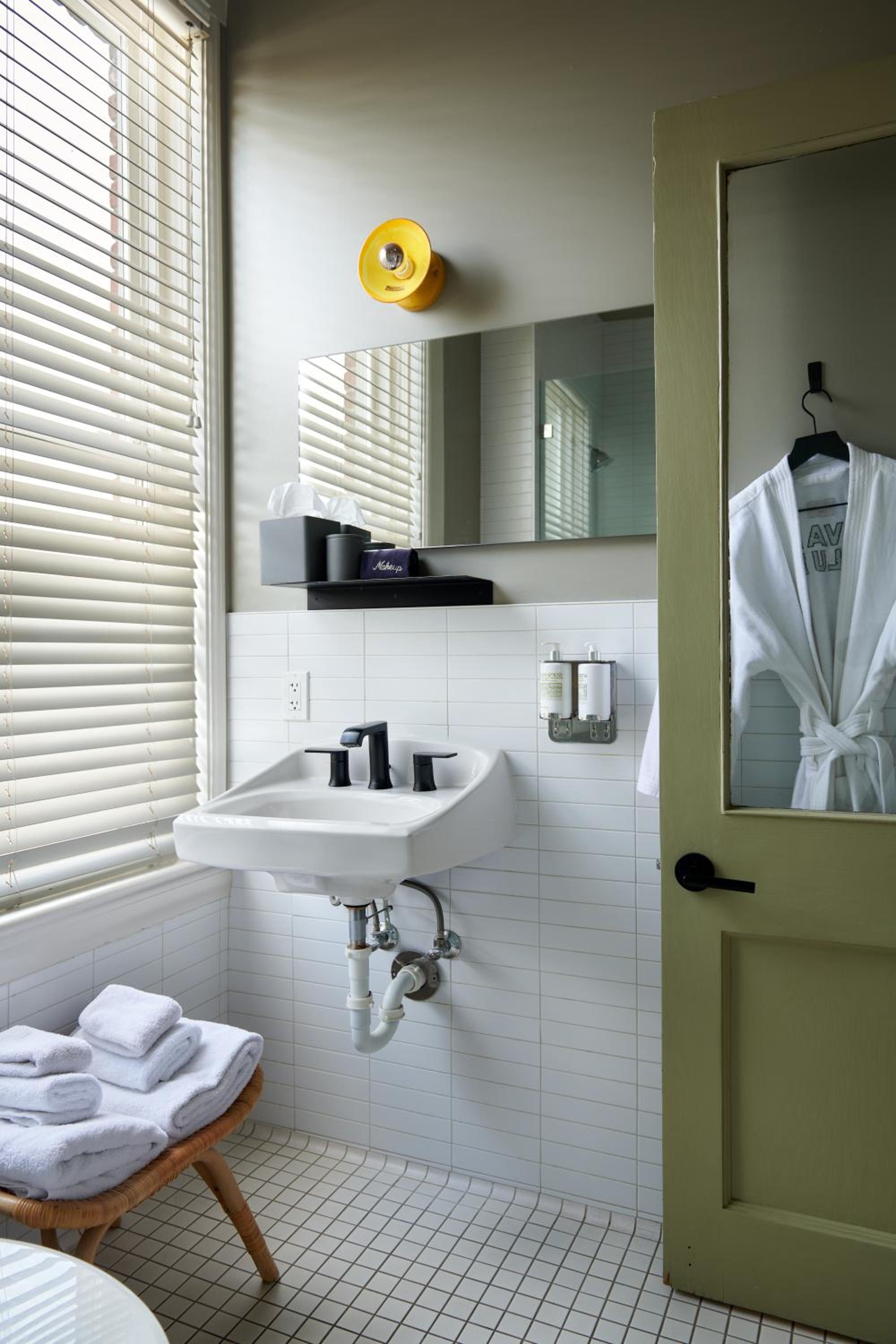 King Suite - Photo 15