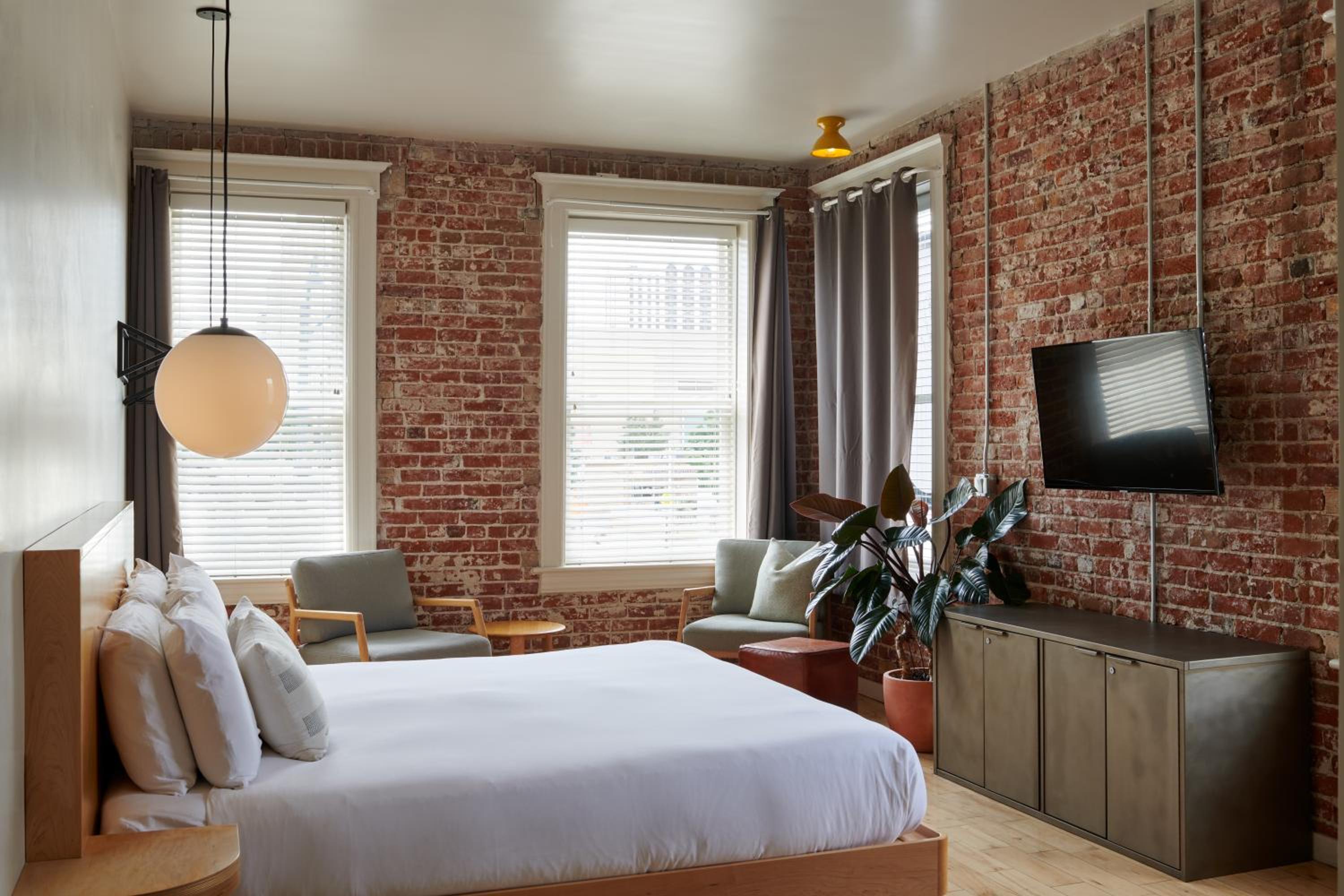 King Suite - Photo 1