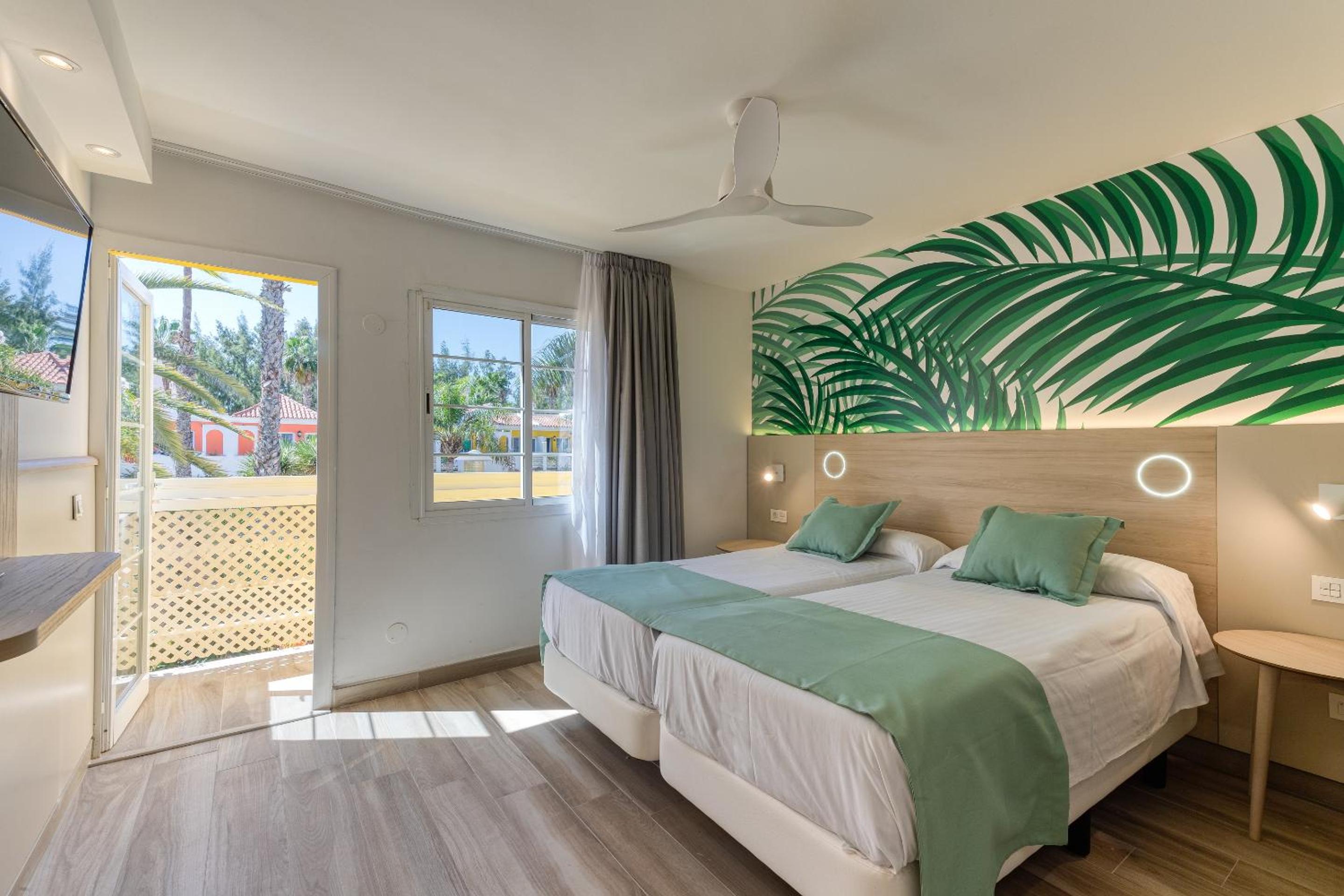Plus One Bedroom Bungalow  - Photo 3