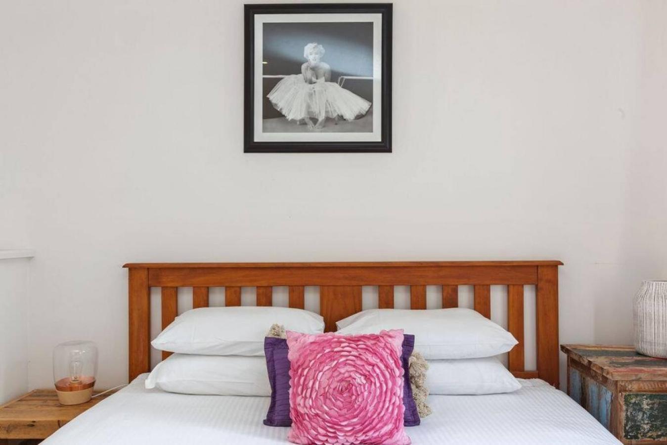 Four-Bedroom House photo 2