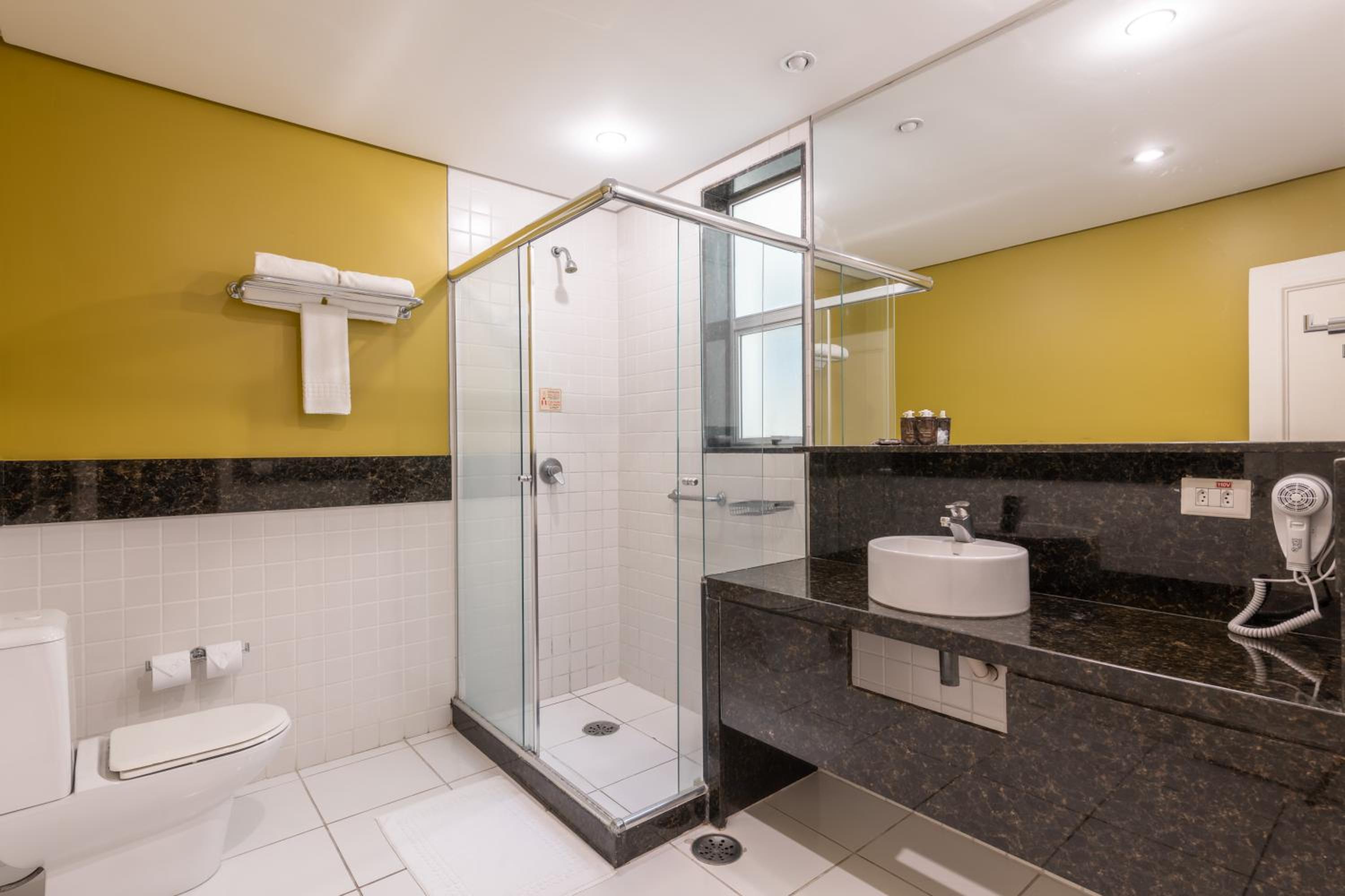 Standard Twin Room - Photo 6