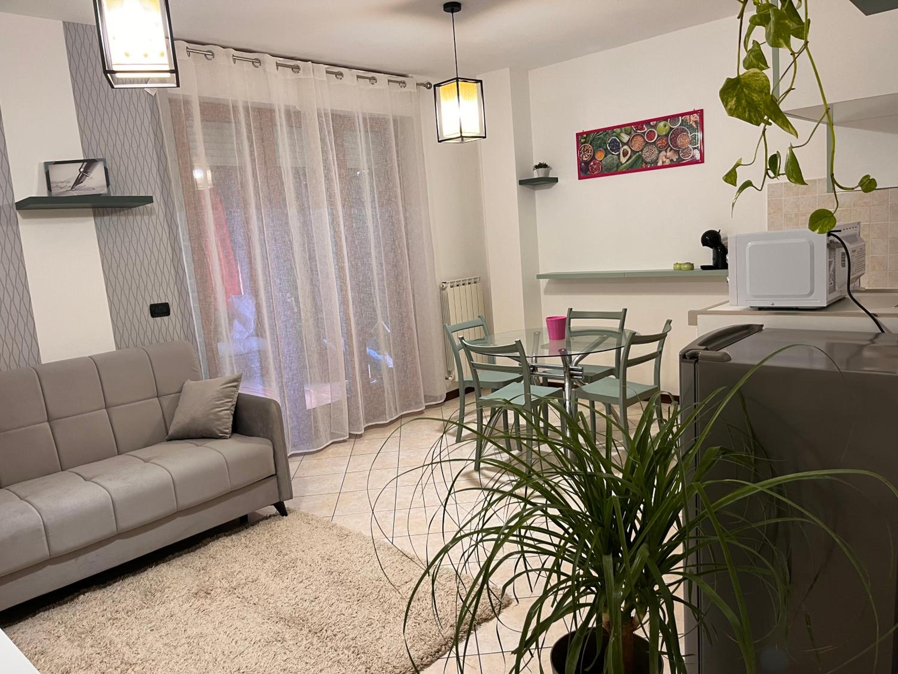 One-Bedroom Apartment photo 1