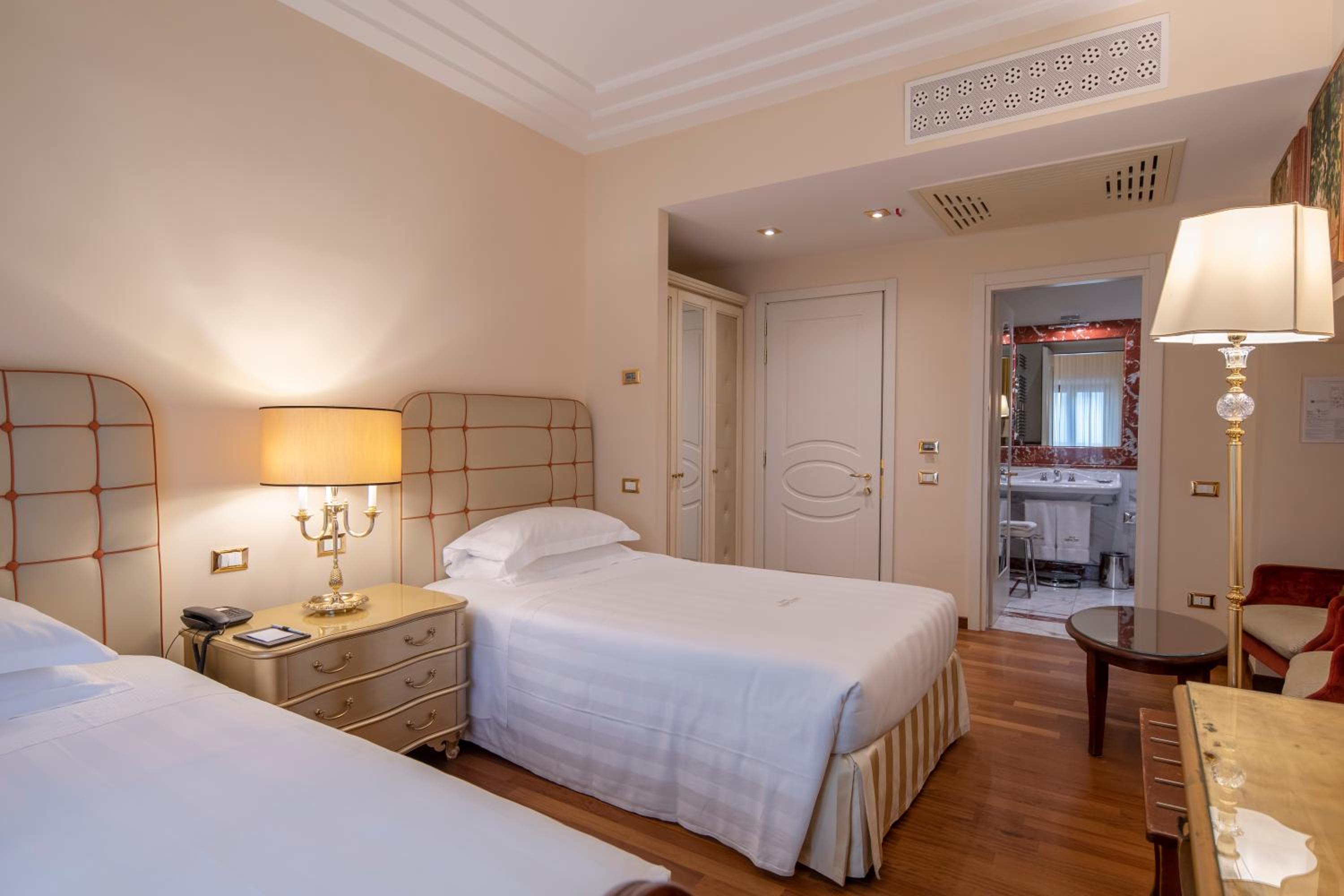 Classic Double or Twin Room - Photo 3
