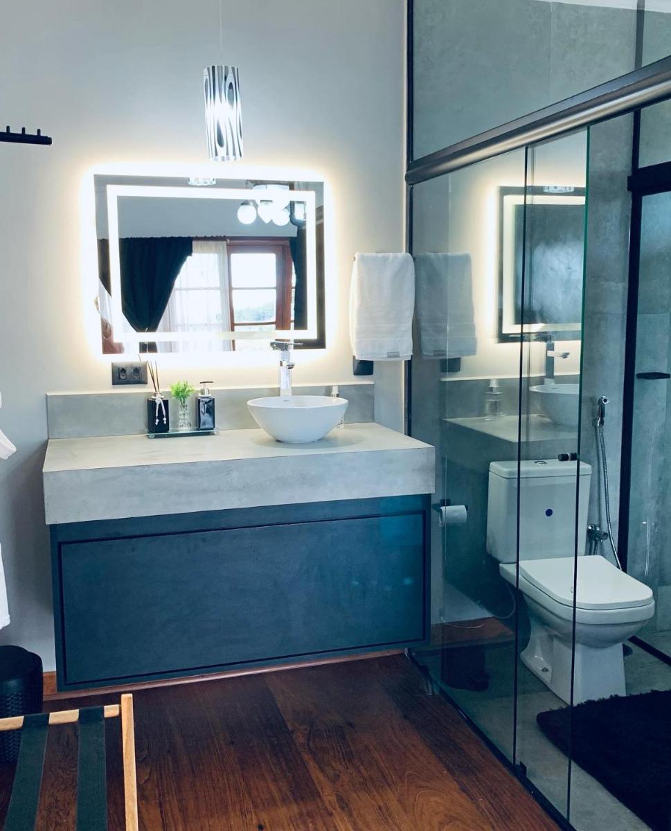 Suite with City View - Photo 17
