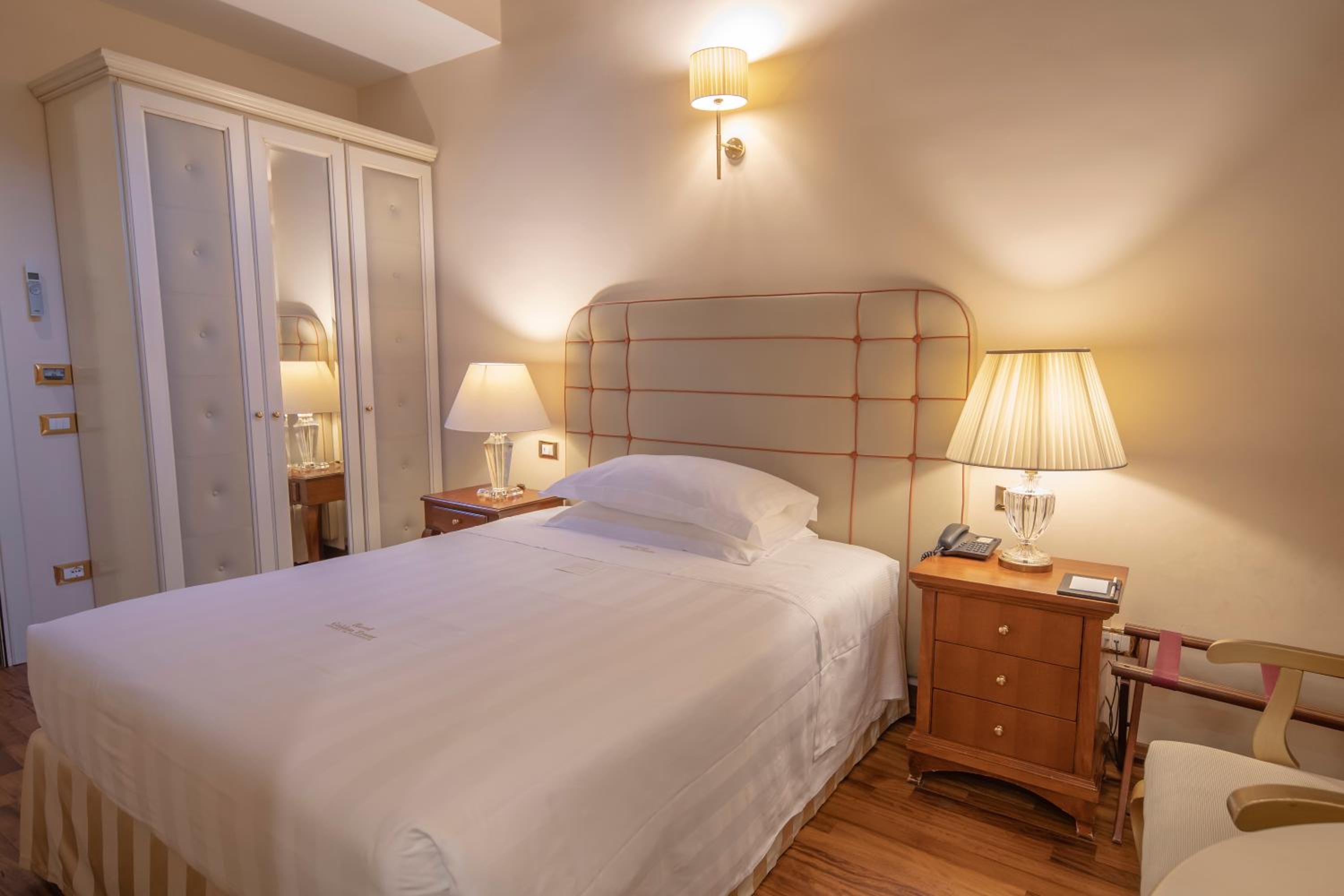 Basic Single Room thumbnail 5