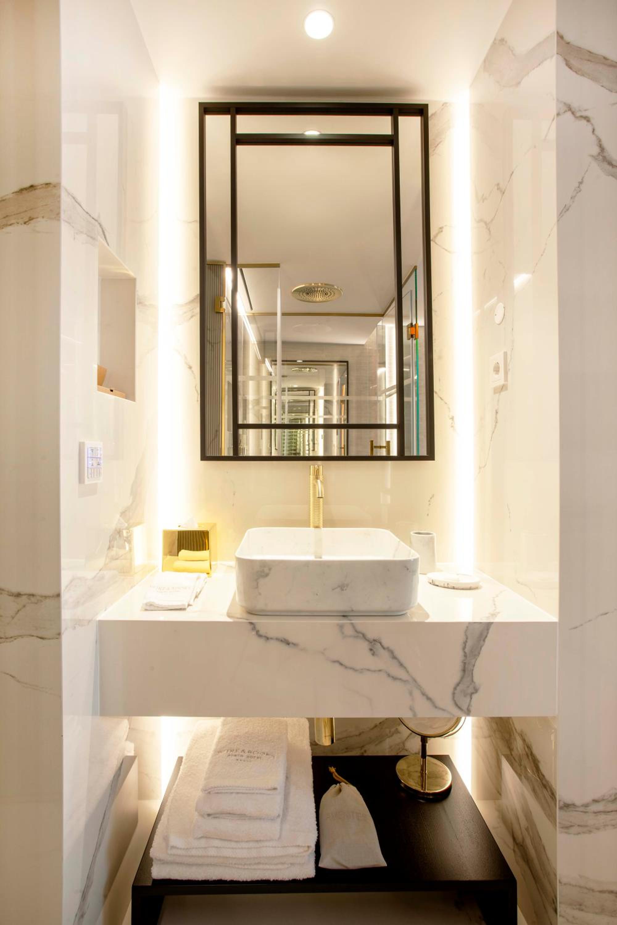 Superior Double Room - Photo 9