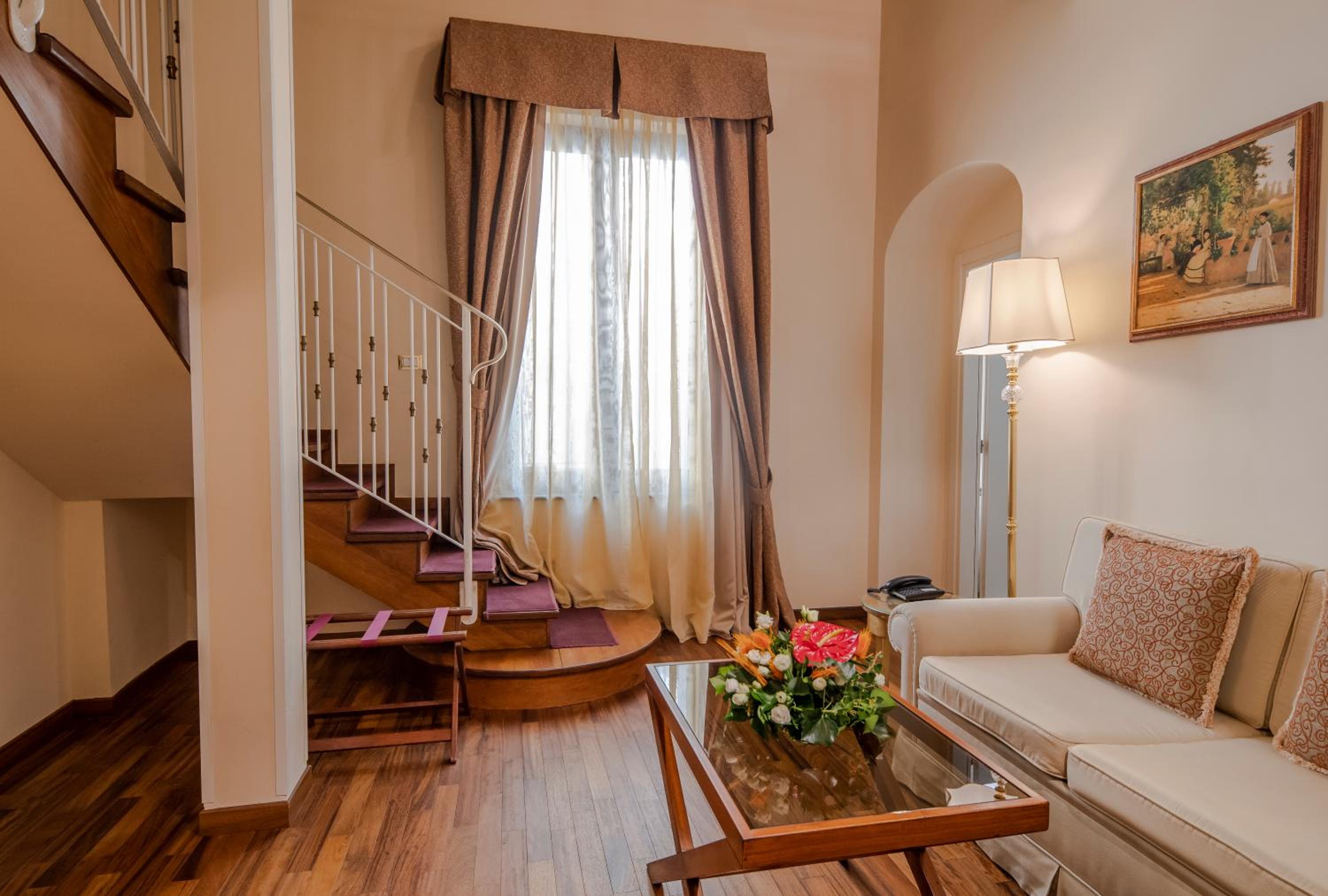 Junior Suite - Split Level