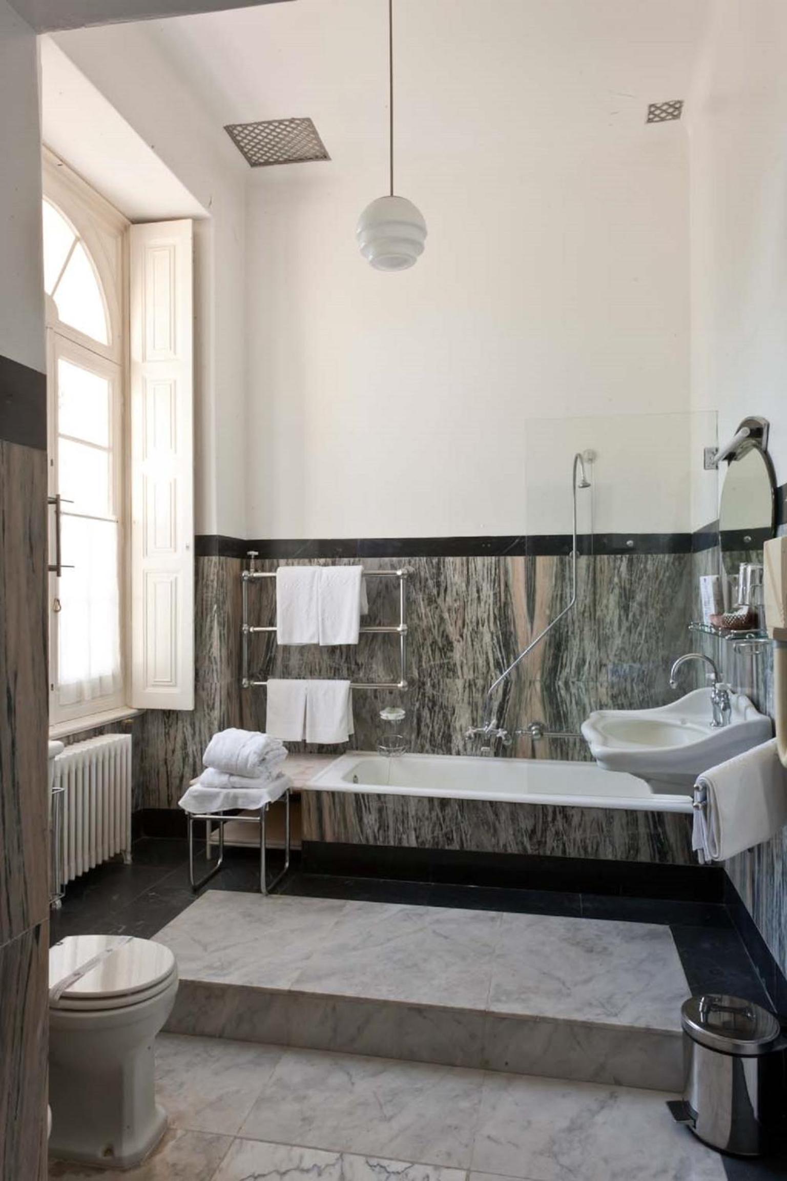 Superior Double or Twin Room with Extra Bed - Photo 3