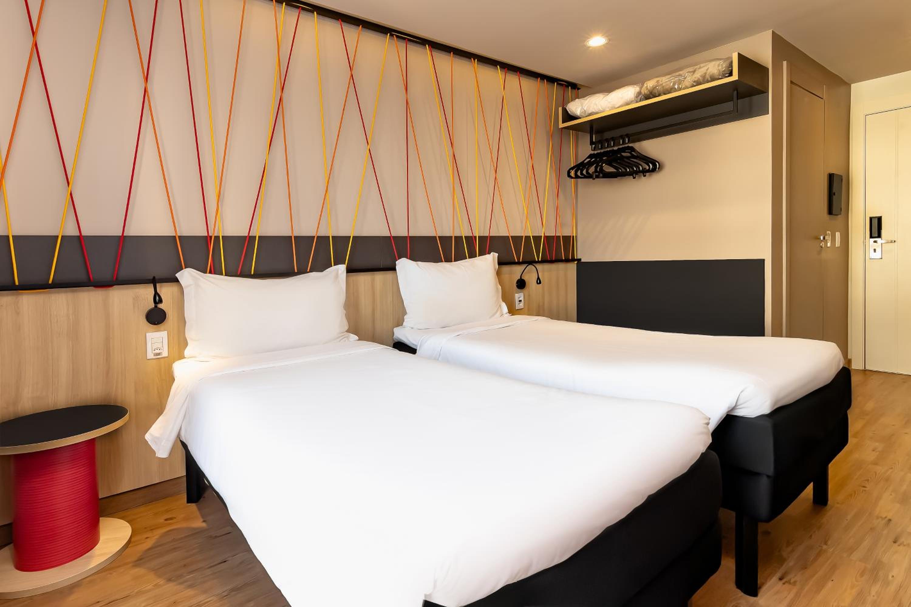 Standard Apartment with Twin Beds - Photo 4