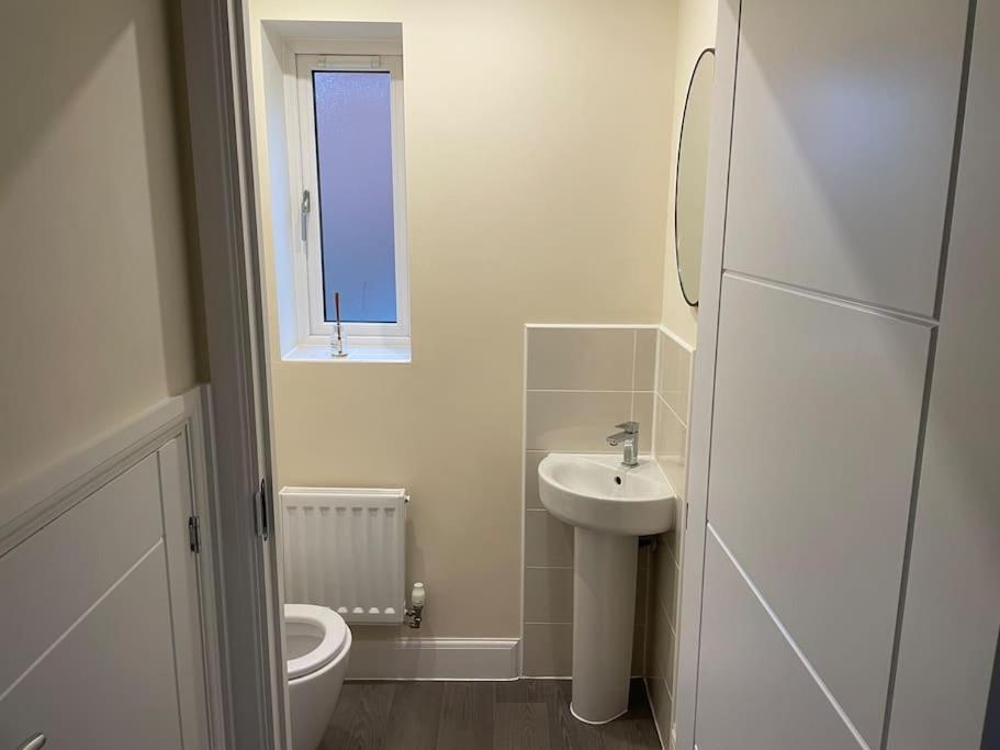 Three-Bedroom House photo 3