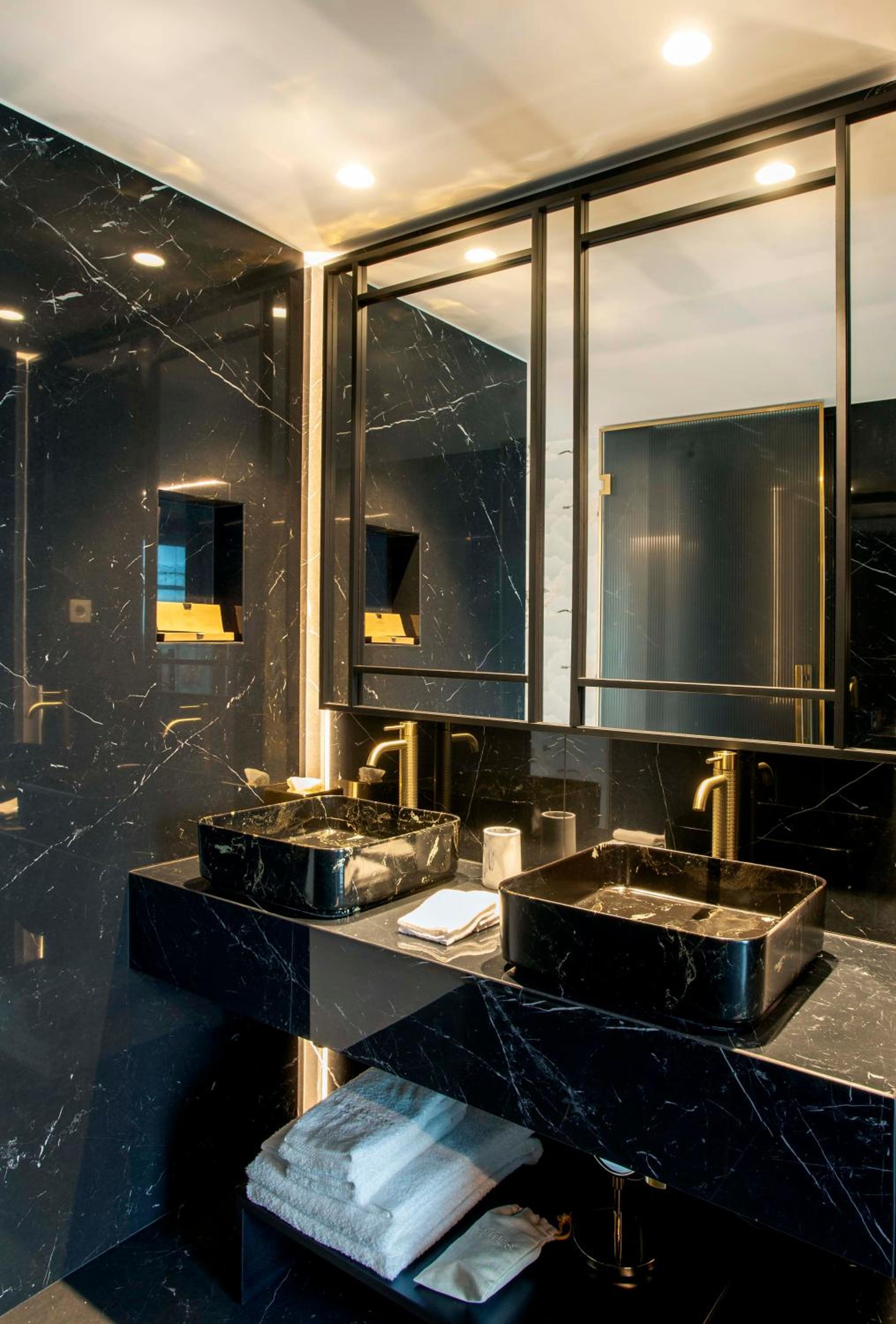 Deluxe Junior Suite - Photo 7