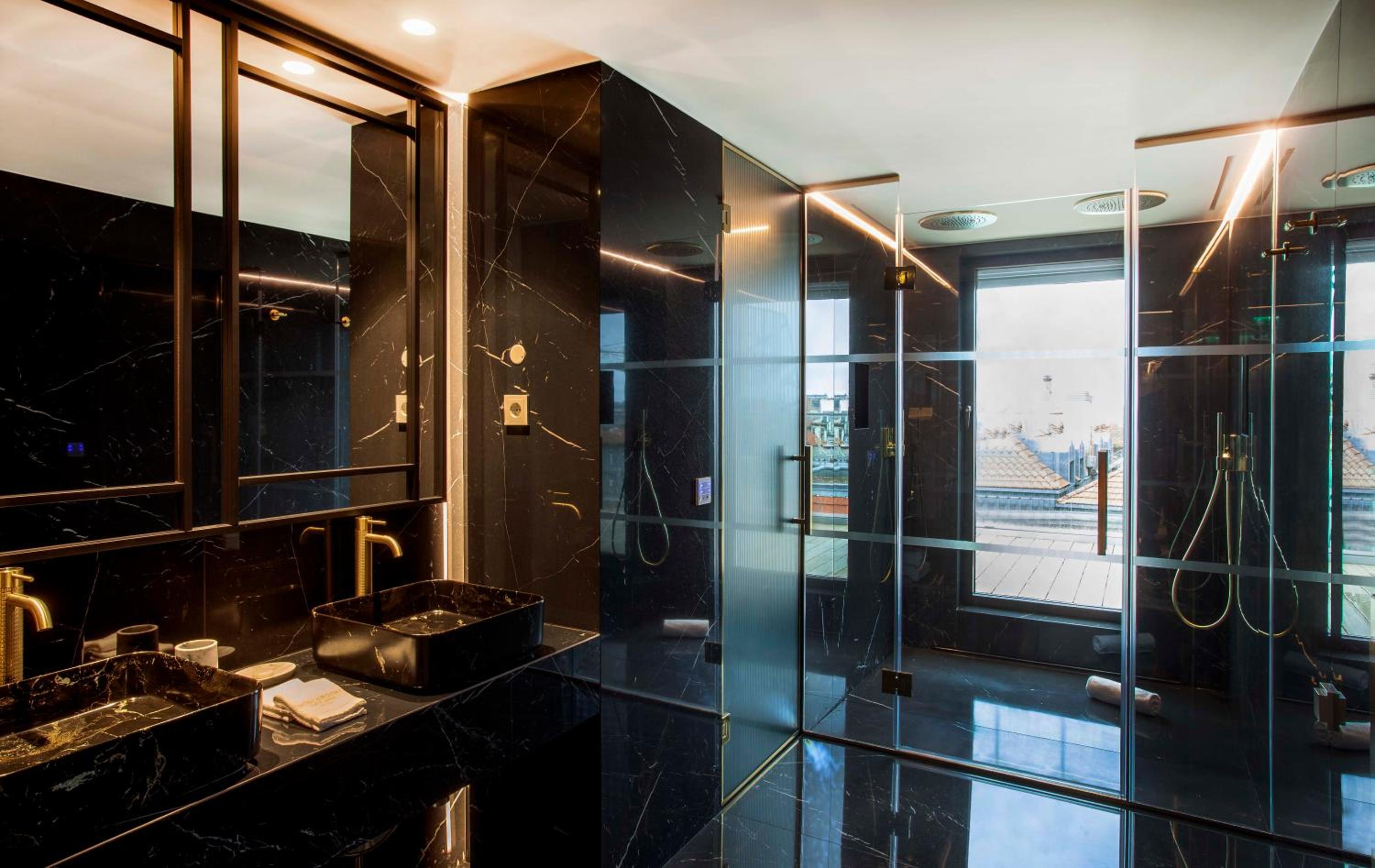 Deluxe Junior Suite - Photo 6