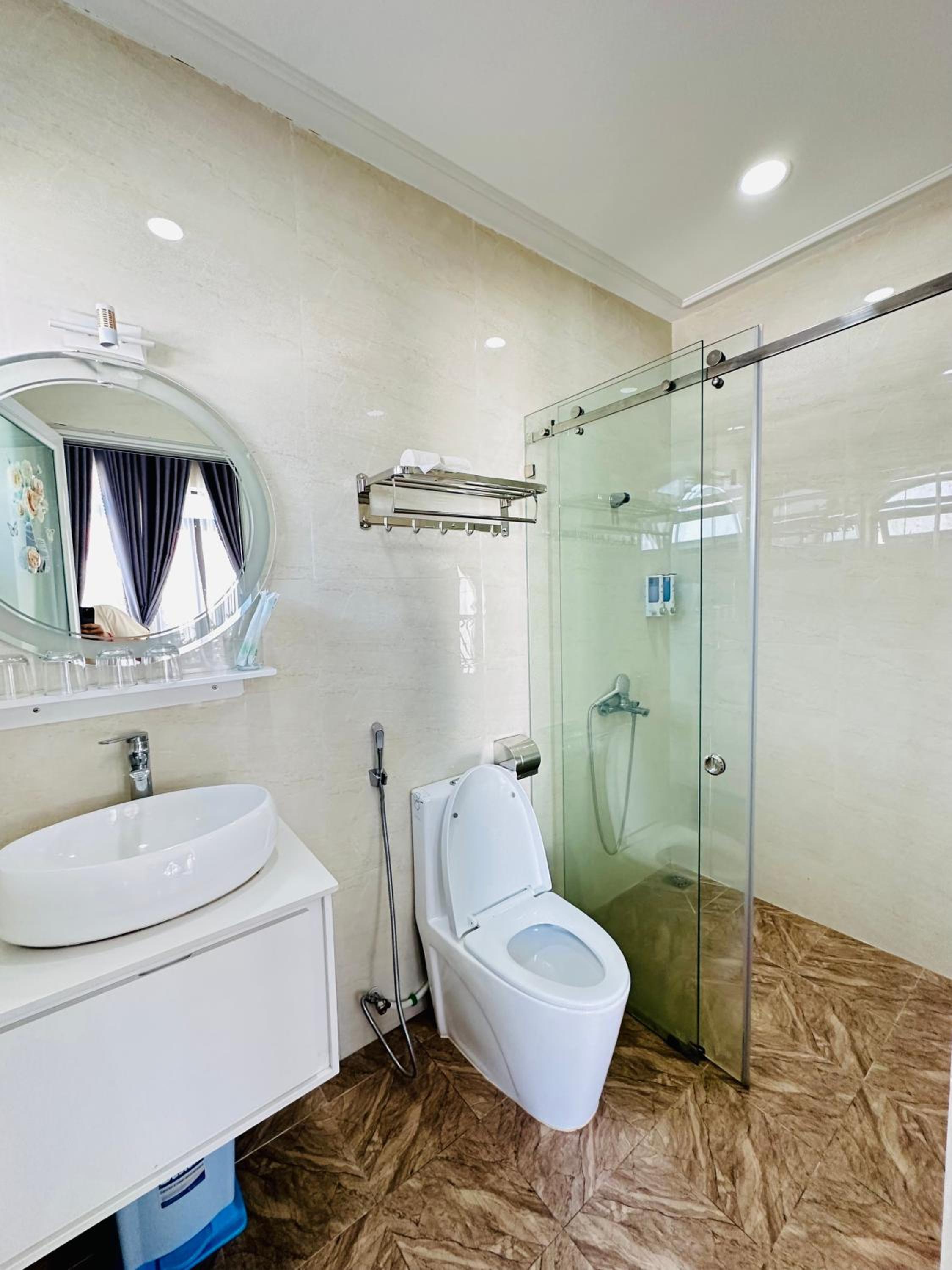 Superior King Room - Photo 8