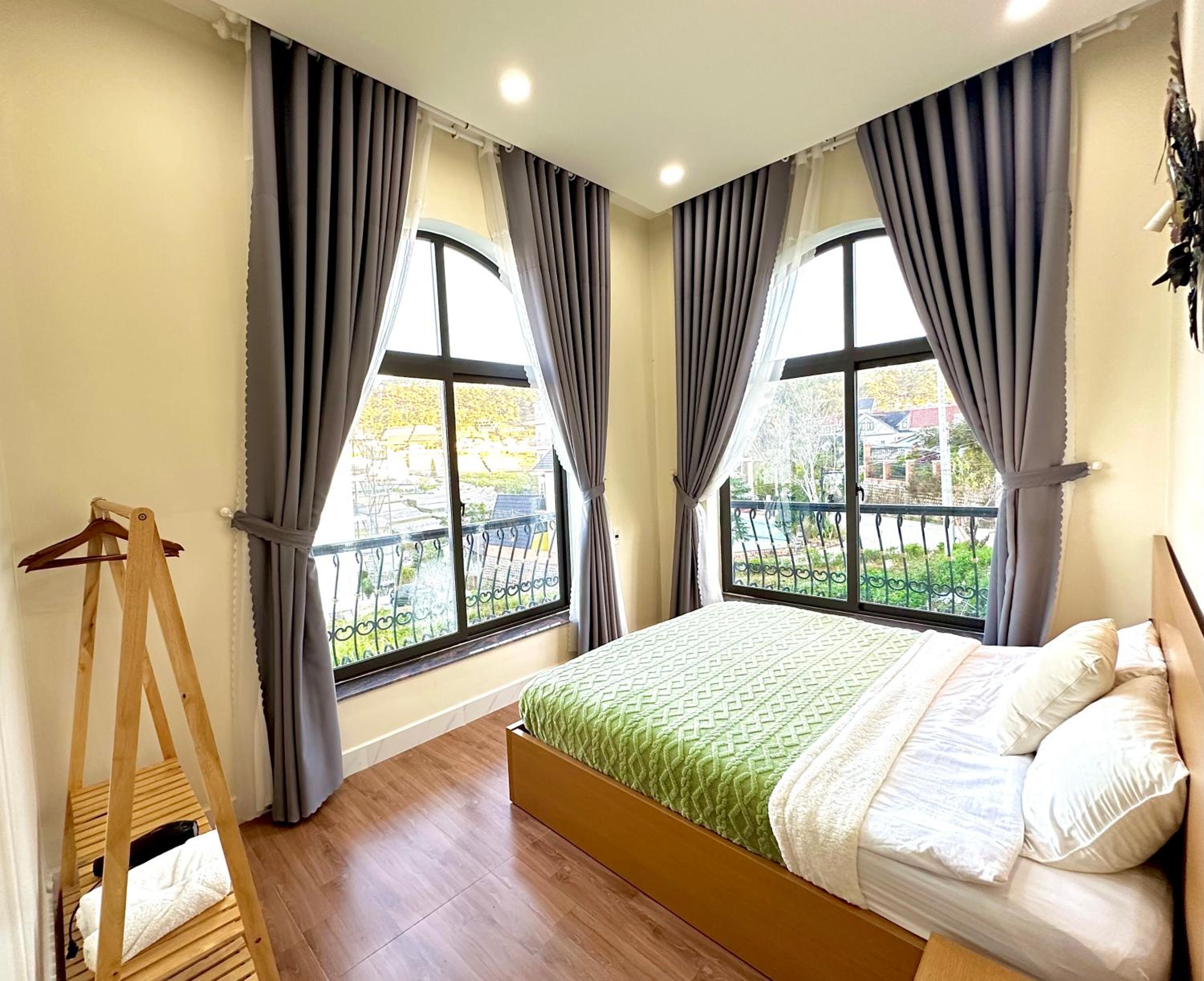 Deluxe Double Room with Balcony - Photo 2