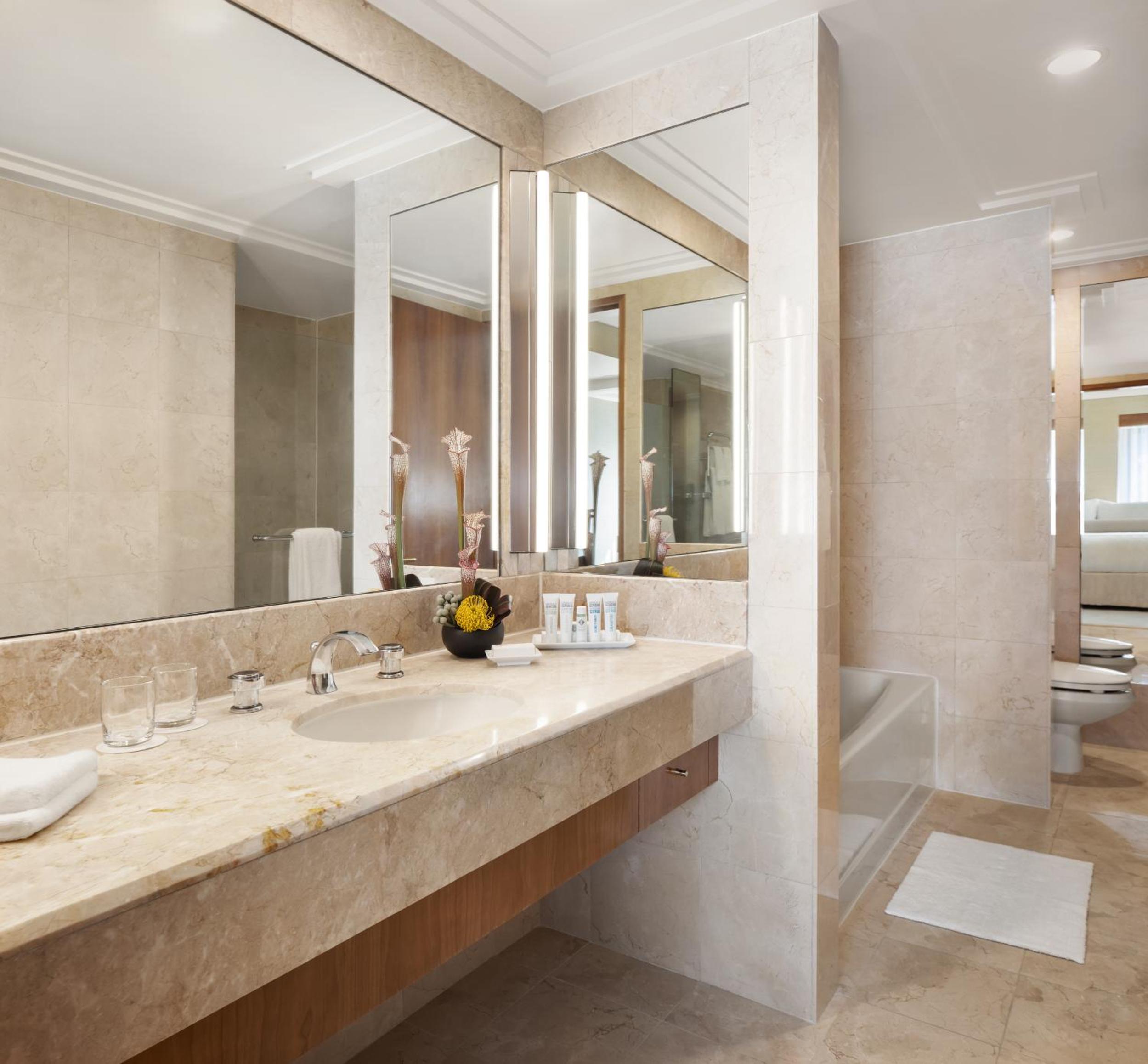 Deluxe Junior Suite King