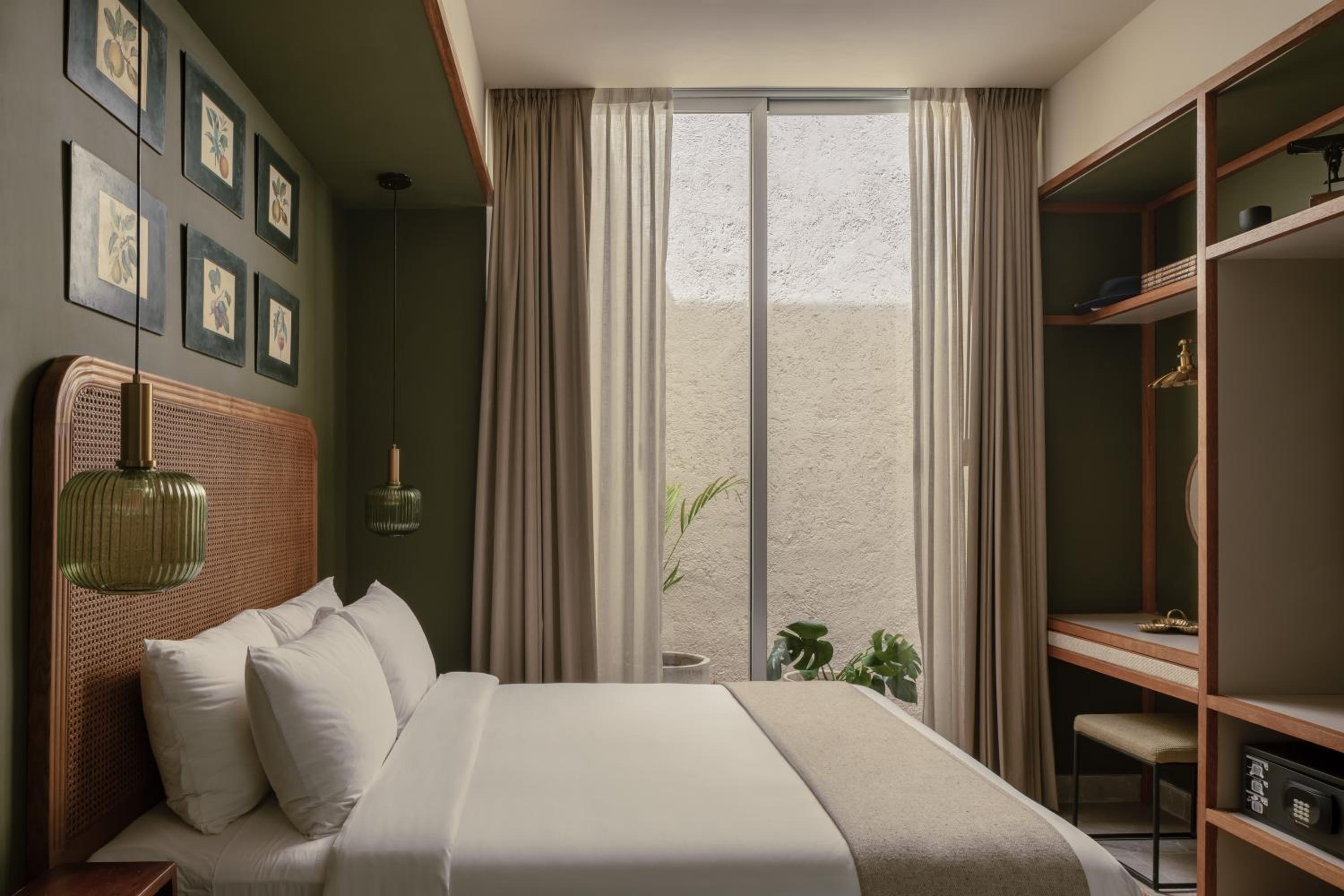 Standard Queen Room - Photo 1