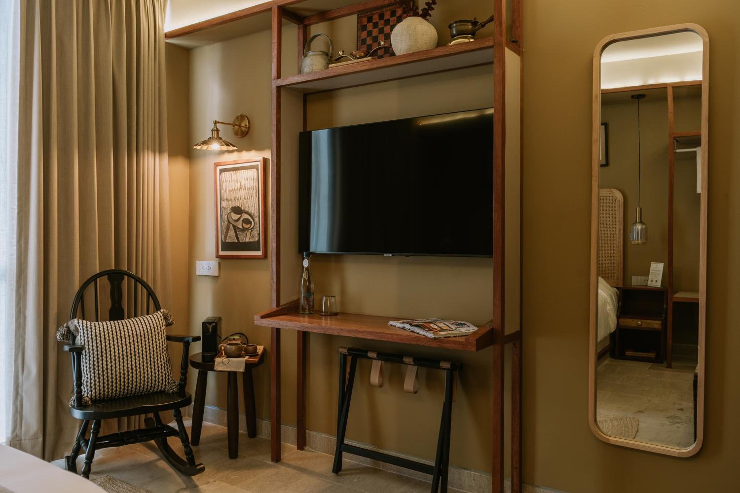 Standard Queen Room - Photo 5